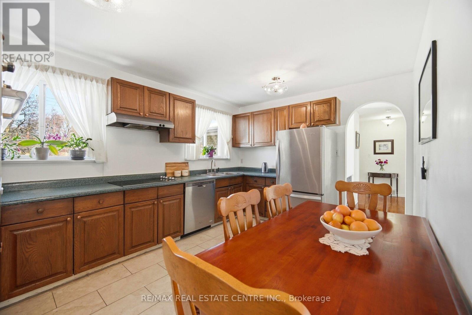 9 Benleigh Drive, Toronto, Ontario  M1H 1J1 - Photo 10 - E12877418