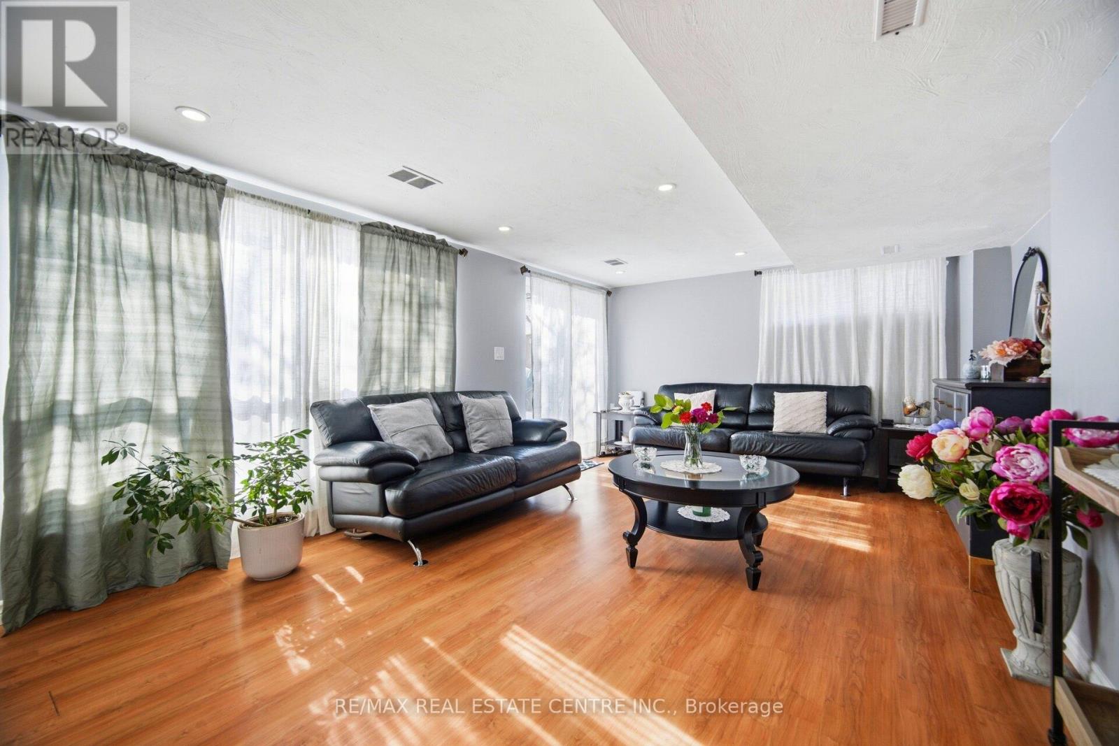 9 Benleigh Drive, Toronto, Ontario  M1H 1J1 - Photo 25 - E12877418