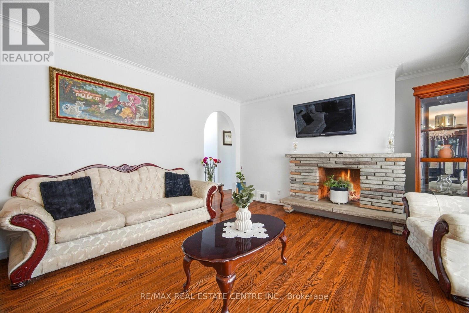 9 Benleigh Drive, Toronto, Ontario  M1H 1J1 - Photo 6 - E12877418