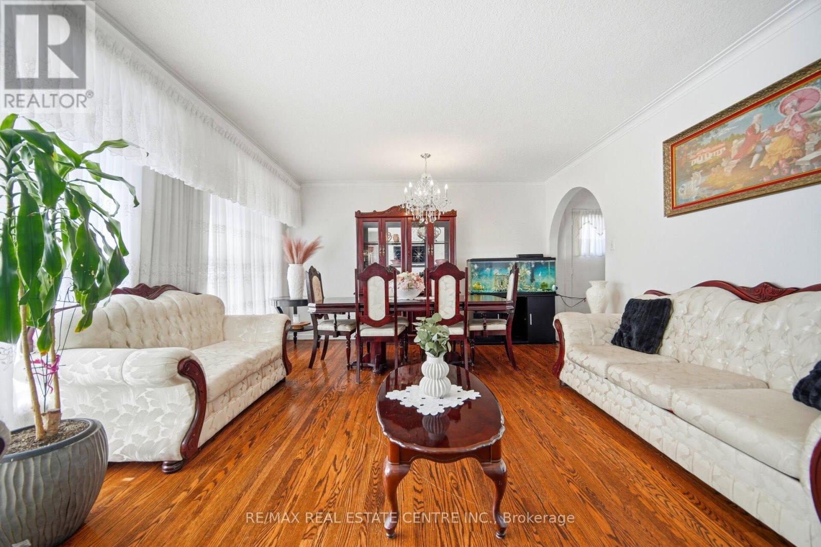 9 Benleigh Drive, Toronto, Ontario  M1H 1J1 - Photo 8 - E12877418