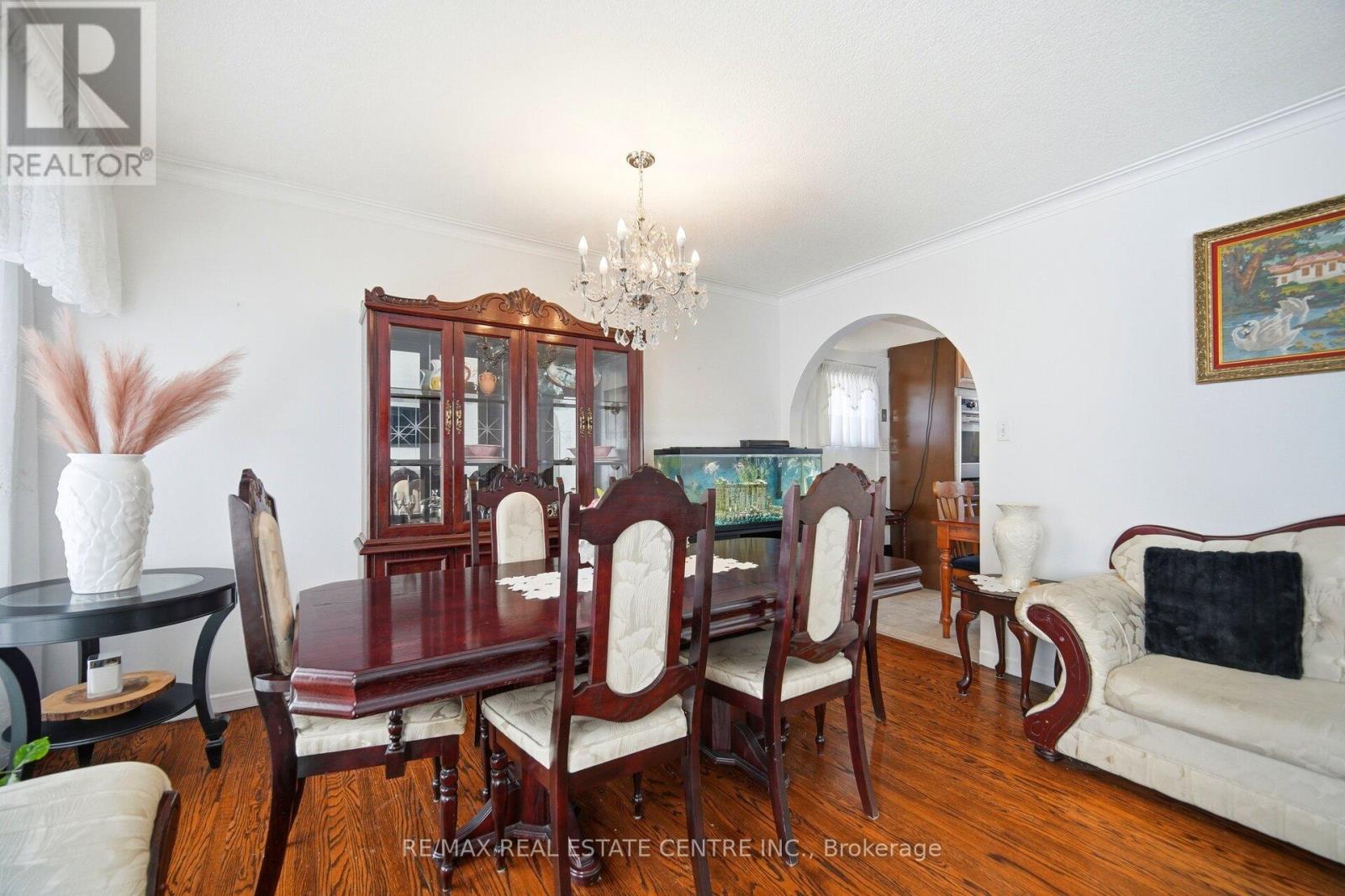 9 Benleigh Drive, Toronto, Ontario  M1H 1J1 - Photo 9 - E12877418