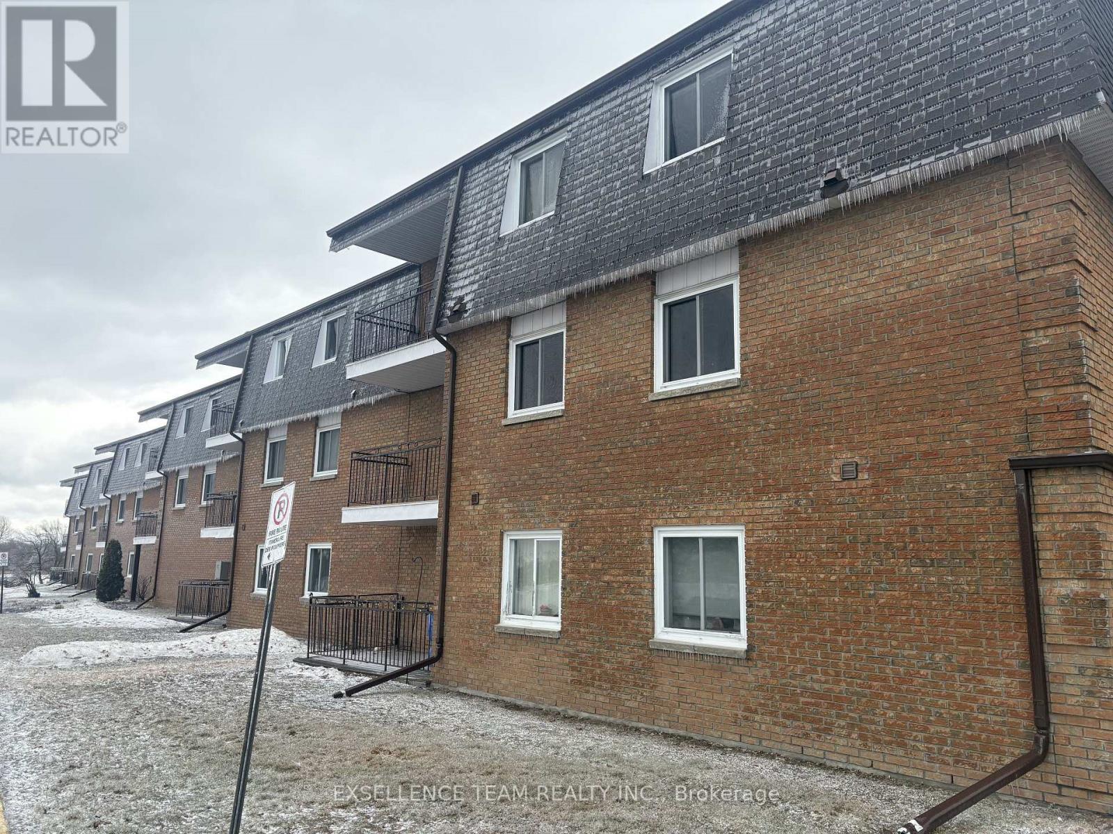 220 Kenyon Street, North Glengarry, Ontario  K0C 1A0 - Photo 2 - X12877406