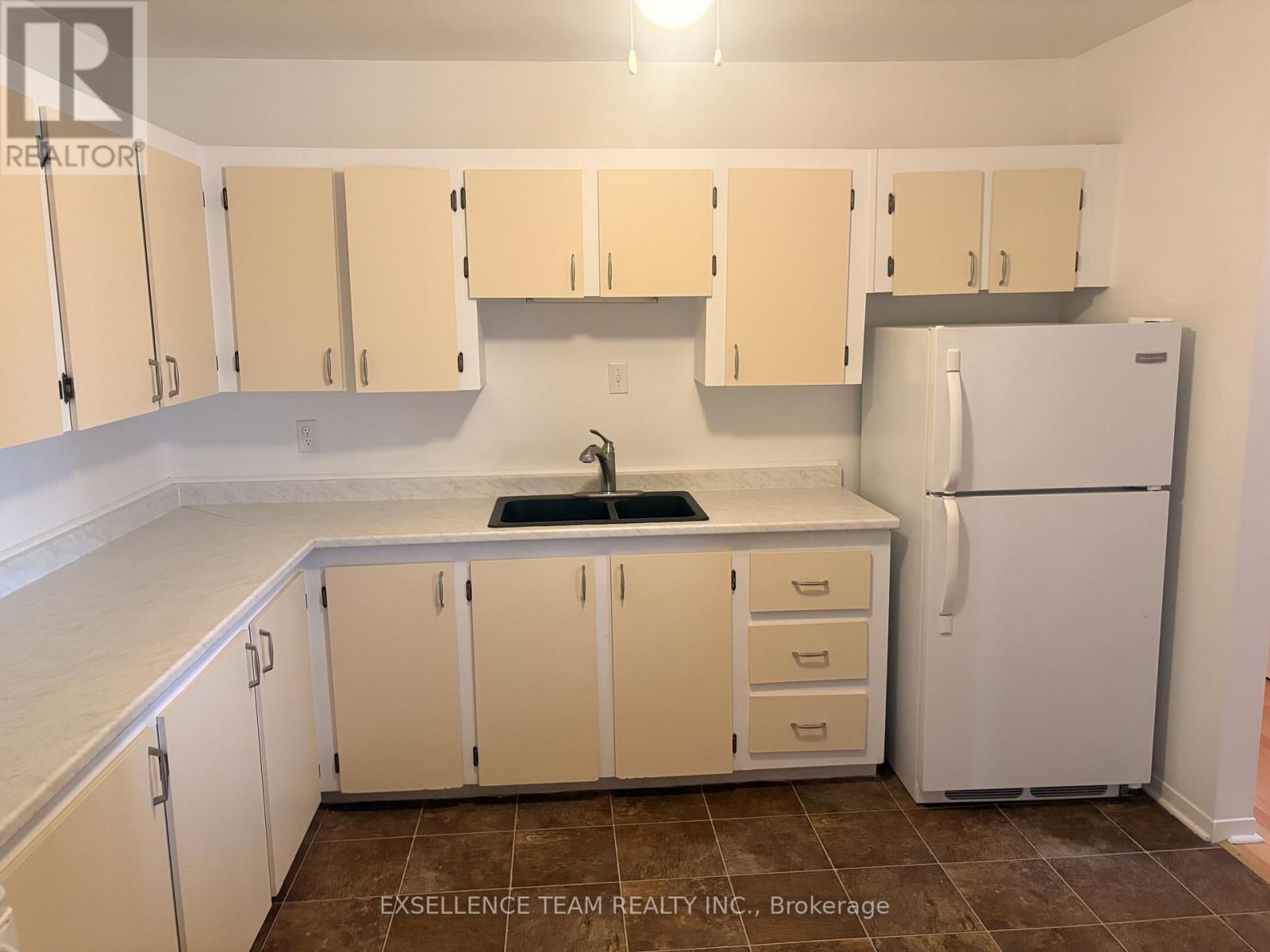 220 Kenyon Street, North Glengarry, Ontario  K0C 1A0 - Photo 6 - X12877406