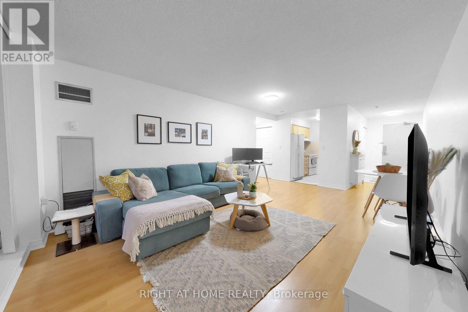 216 - 2100 John Street, Markham, Ontario  L3T 7S6 - Photo 1 - N12877270