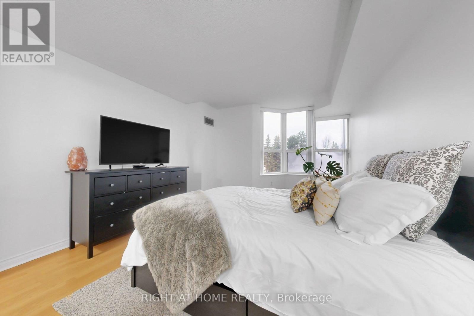 216 - 2100 John Street, Markham, Ontario  L3T 7S6 - Photo 14 - N12877270