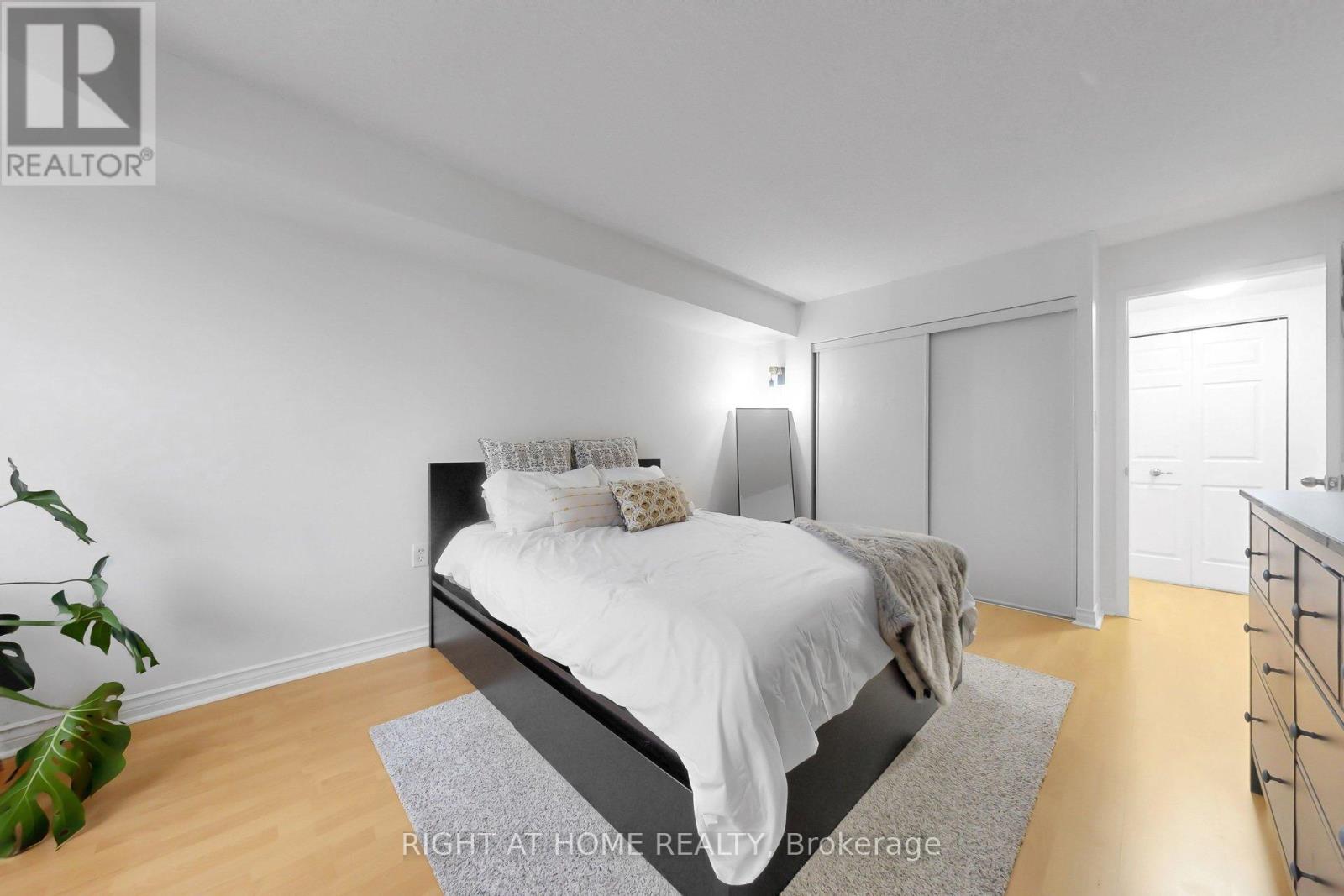 216 - 2100 John Street, Markham, Ontario  L3T 7S6 - Photo 15 - N12877270