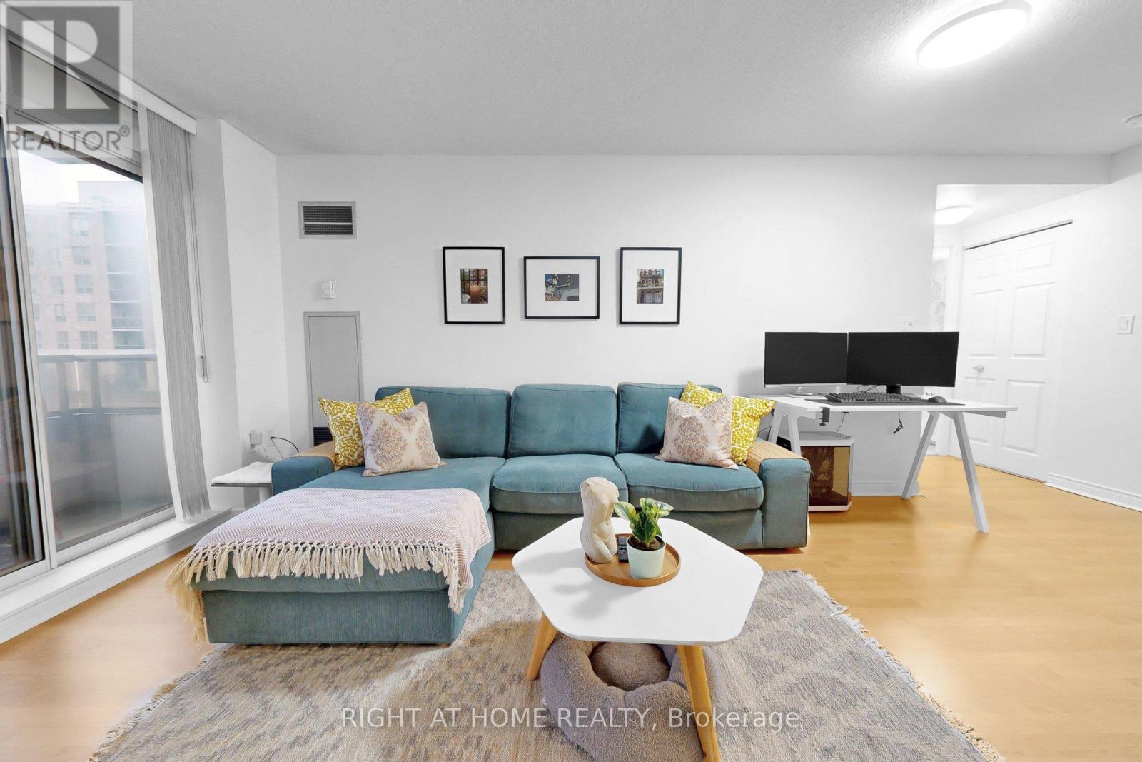 216 - 2100 John Street, Markham, Ontario  L3T 7S6 - Photo 5 - N12877270