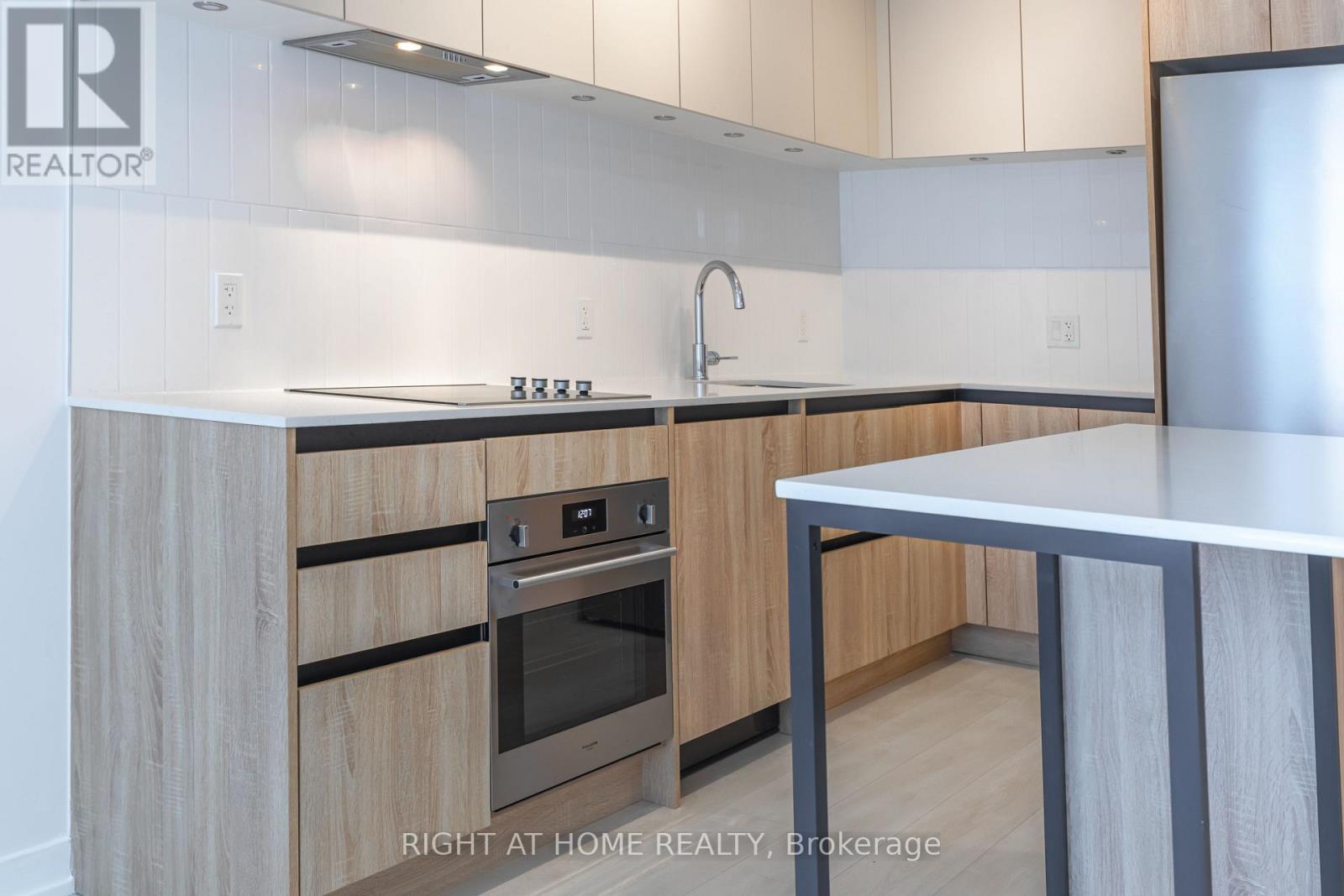 320 - 7950 Bathurst Street, Vaughan, Ontario  L4J 0B8 - Photo 11 - N12877330