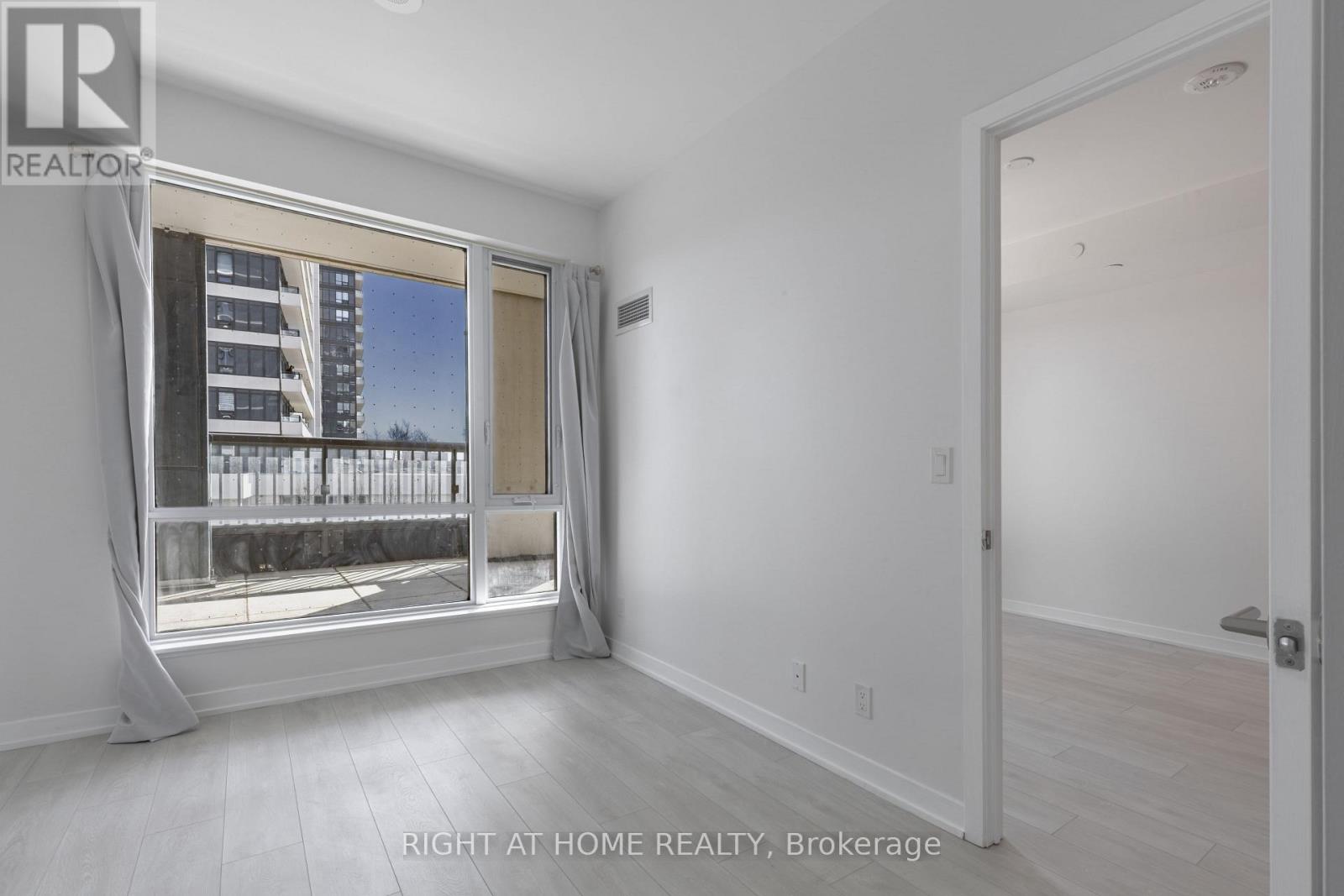 320 - 7950 Bathurst Street, Vaughan, Ontario  L4J 0B8 - Photo 4 - N12877330