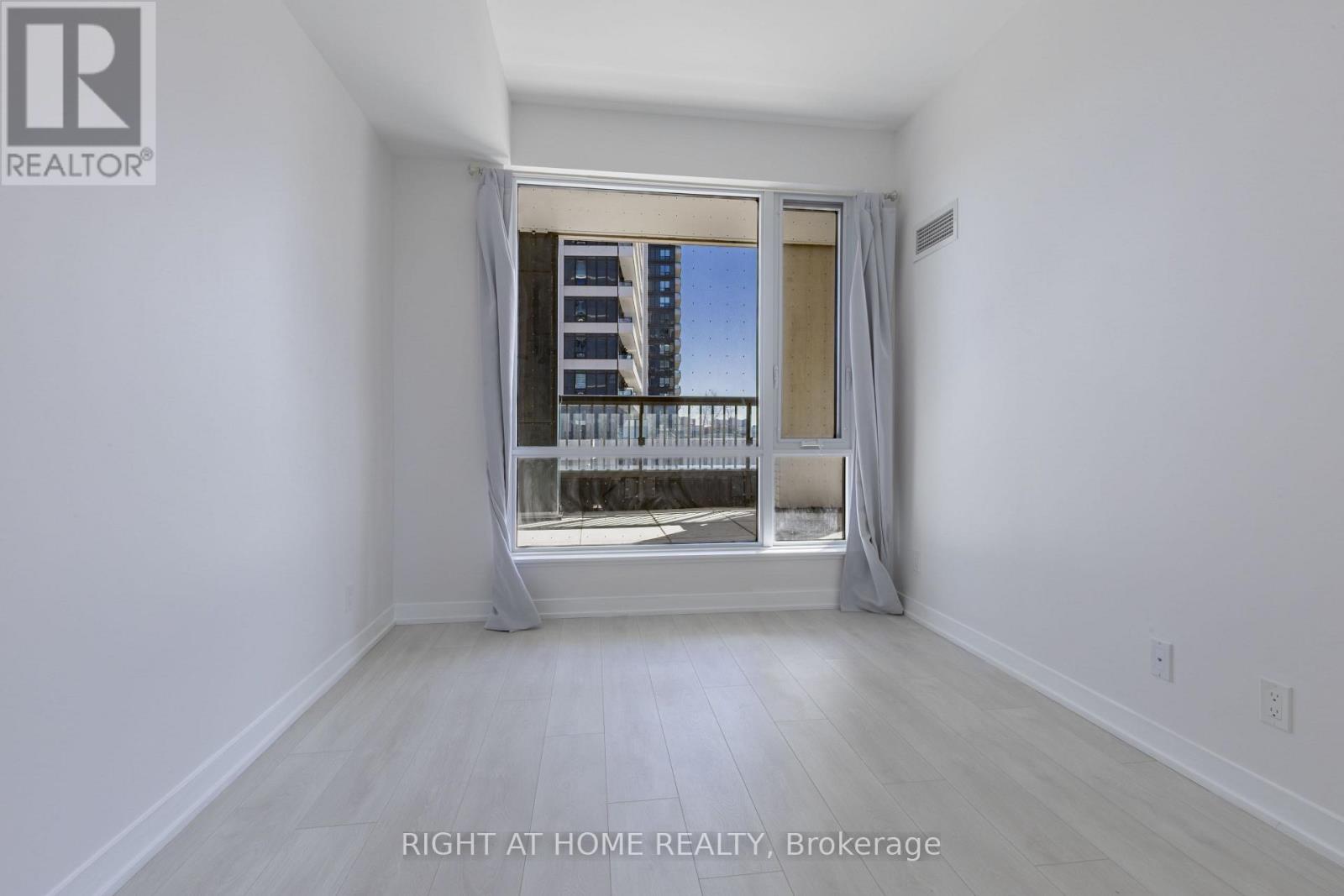 320 - 7950 Bathurst Street, Vaughan, Ontario  L4J 0B8 - Photo 6 - N12877330