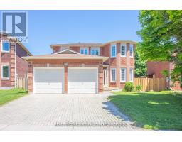 104 BERNARD AVENUE, Richmond Hill, Ontario