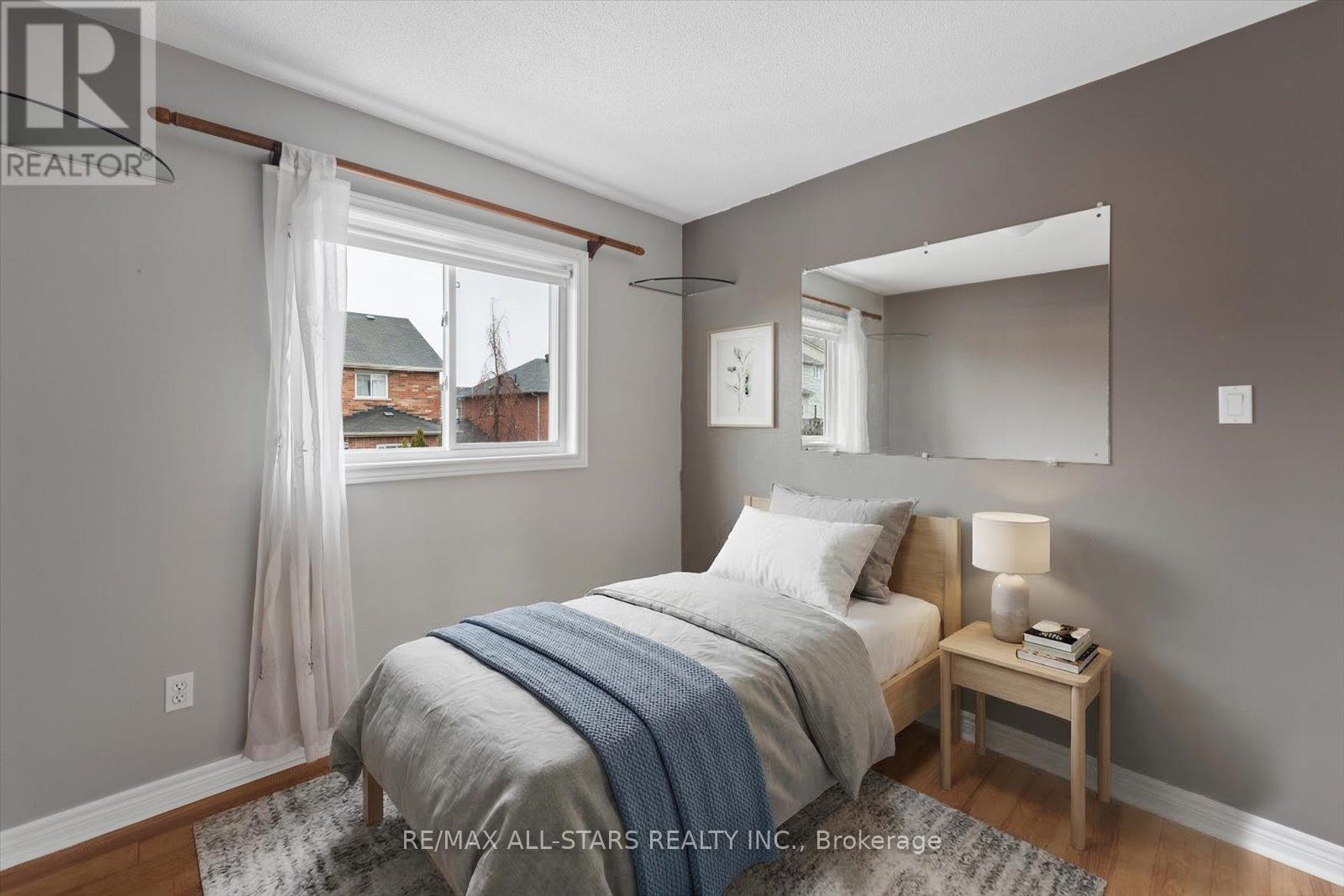 62 Reddenhurst Crescent, Georgina, Ontario  L4P 4G2 - Photo 22 - N12877386