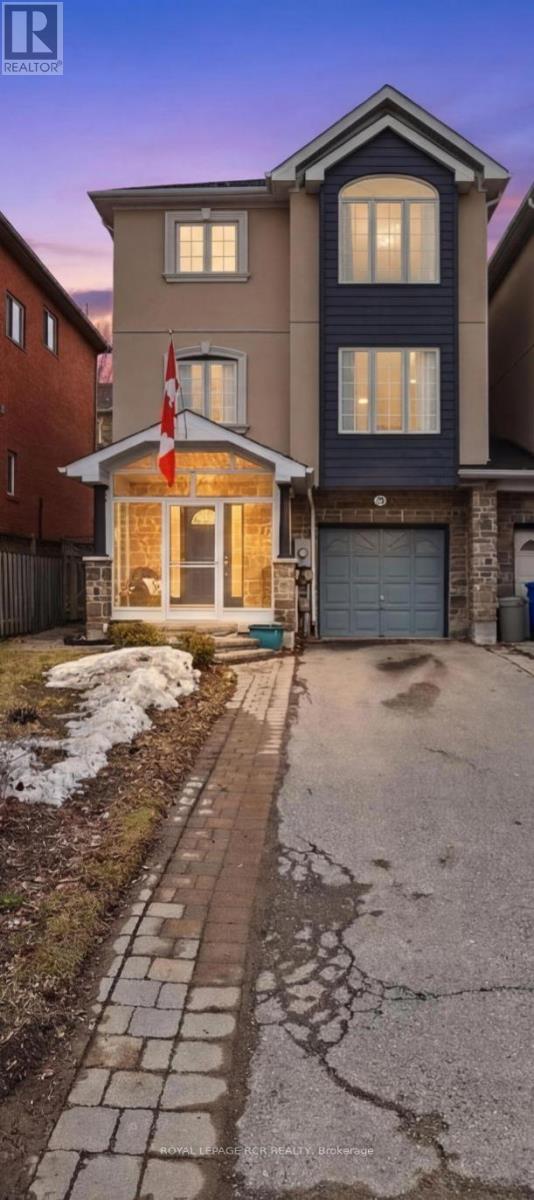 172 Matthew Boyd Crescent, Newmarket, Ontario  L3X 3C7 - Photo 1 - N12877394