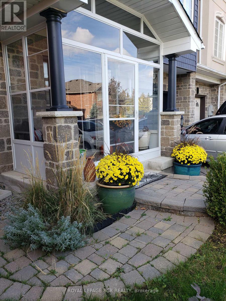 172 Matthew Boyd Crescent, Newmarket, Ontario  L3X 3C7 - Photo 5 - N12877394