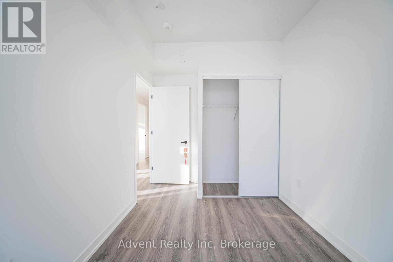 5512 - 8 Interchange Way, Vaughan, Ontario  L4K 0R2 - Photo 13 - N12877408