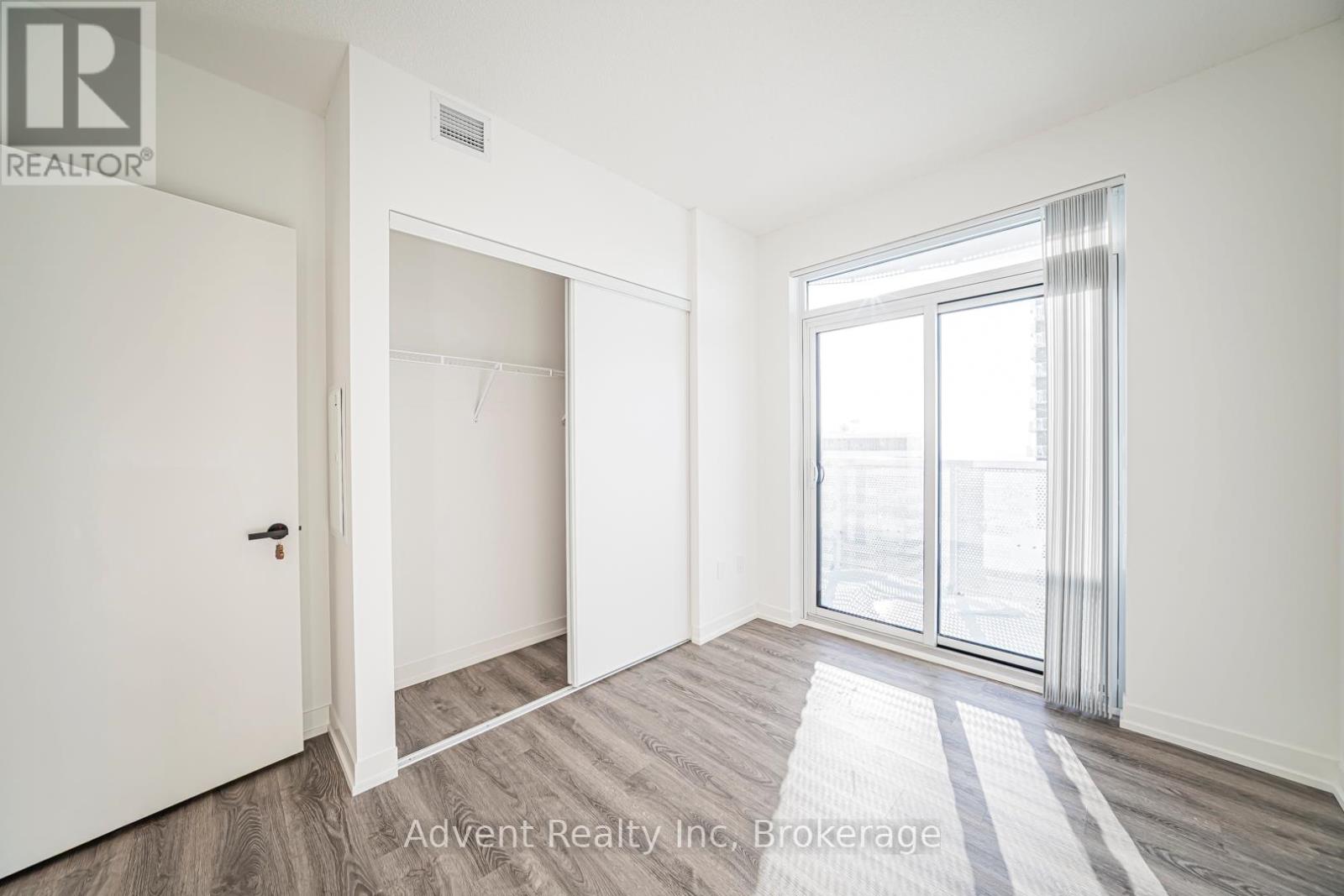 5512 - 8 Interchange Way, Vaughan, Ontario  L4K 0R2 - Photo 17 - N12877408