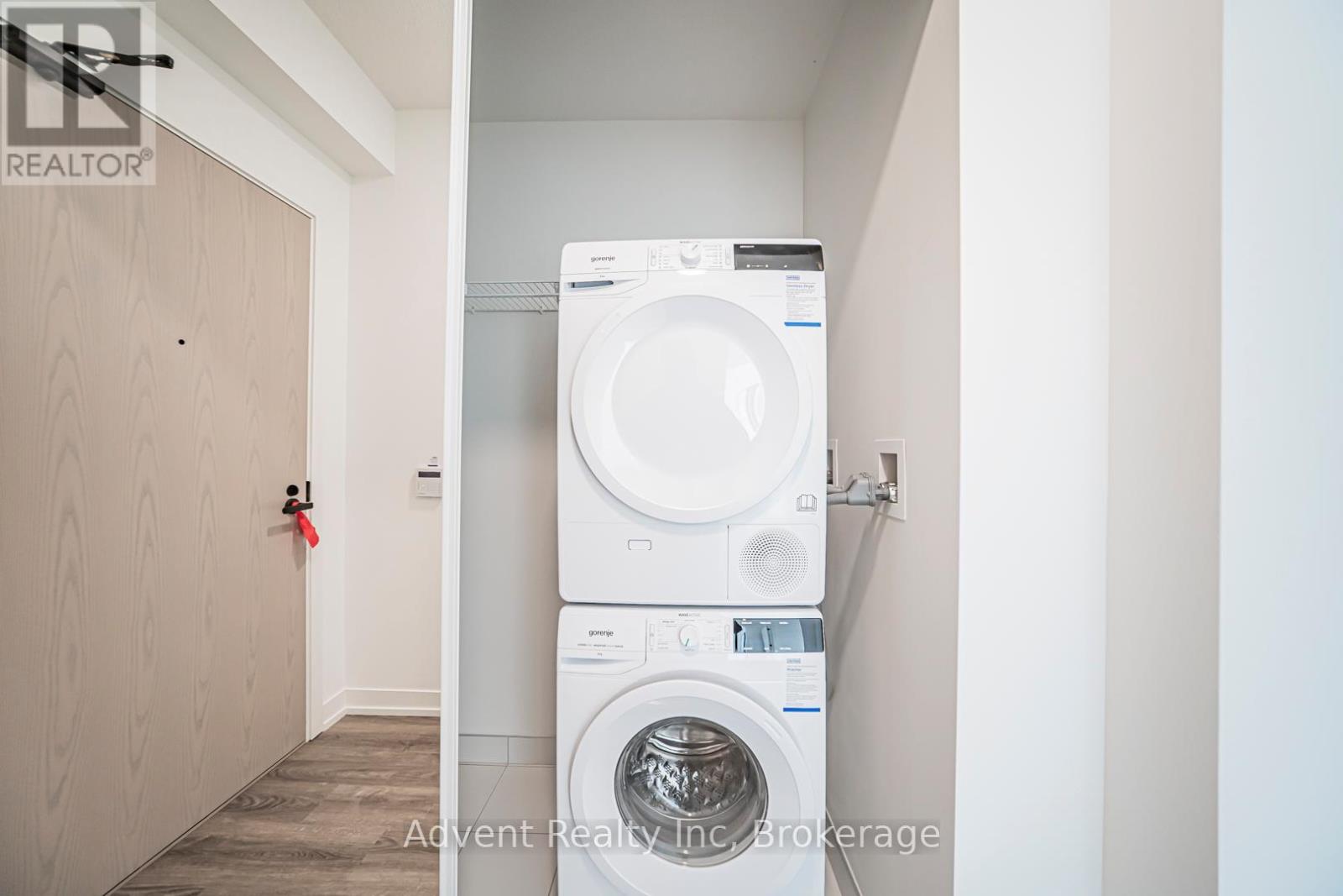 5512 - 8 Interchange Way, Vaughan, Ontario  L4K 0R2 - Photo 9 - N12877408