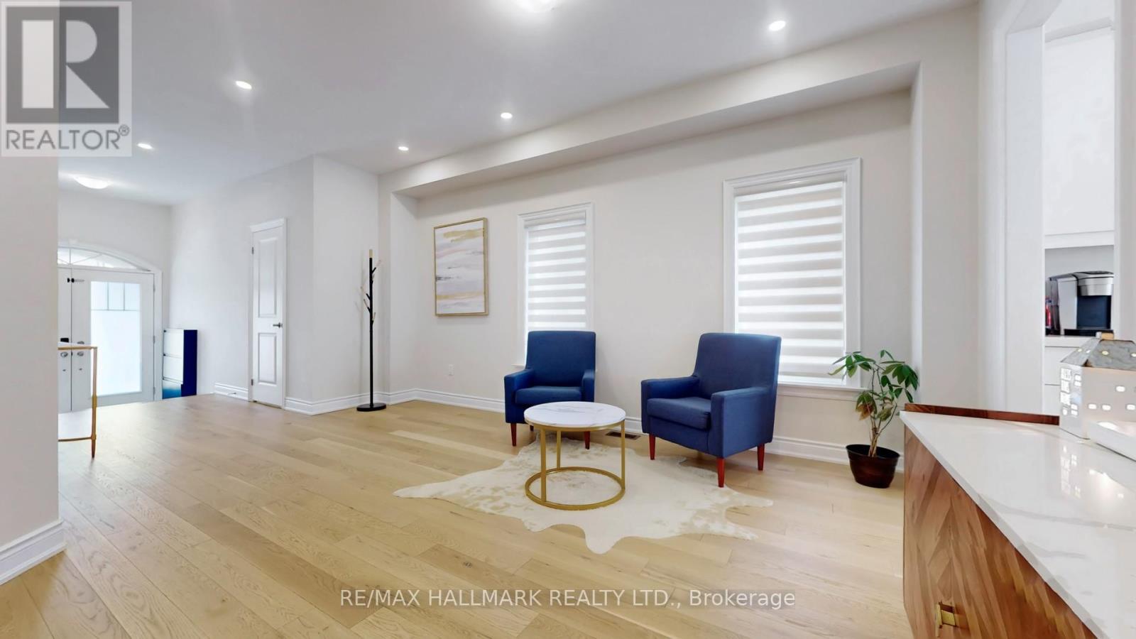 61 Mac Campbell Way, Bradford West Gwillimbury (Bradford), Ontario  L3Z 4M6 - Photo 3 - N12877502