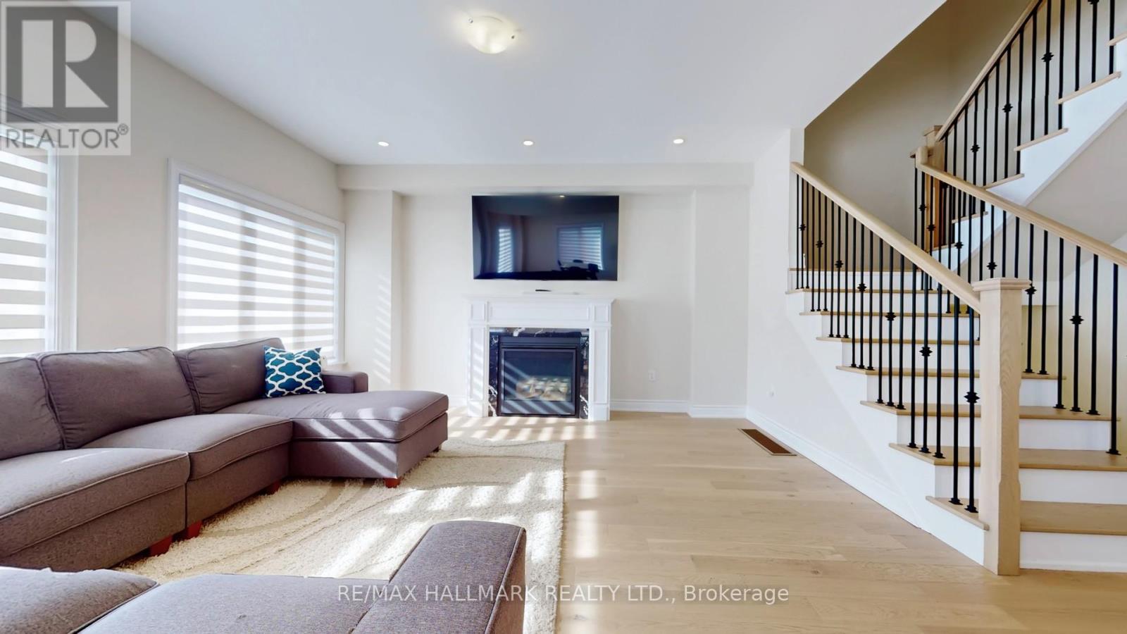 61 Mac Campbell Way, Bradford West Gwillimbury (Bradford), Ontario  L3Z 4M6 - Photo 6 - N12877502