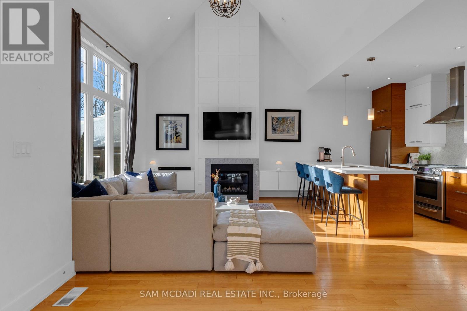 38 Pine Avenue N, Mississauga, Ontario  L5H 2P8 - Photo 10 - W12877260