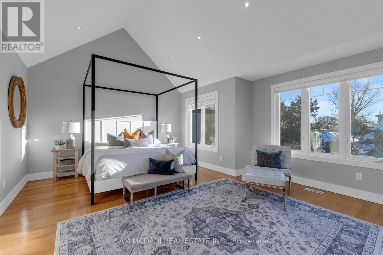 38 Pine Avenue N, Mississauga, Ontario  L5H 2P8 - Photo 17 - W12877260