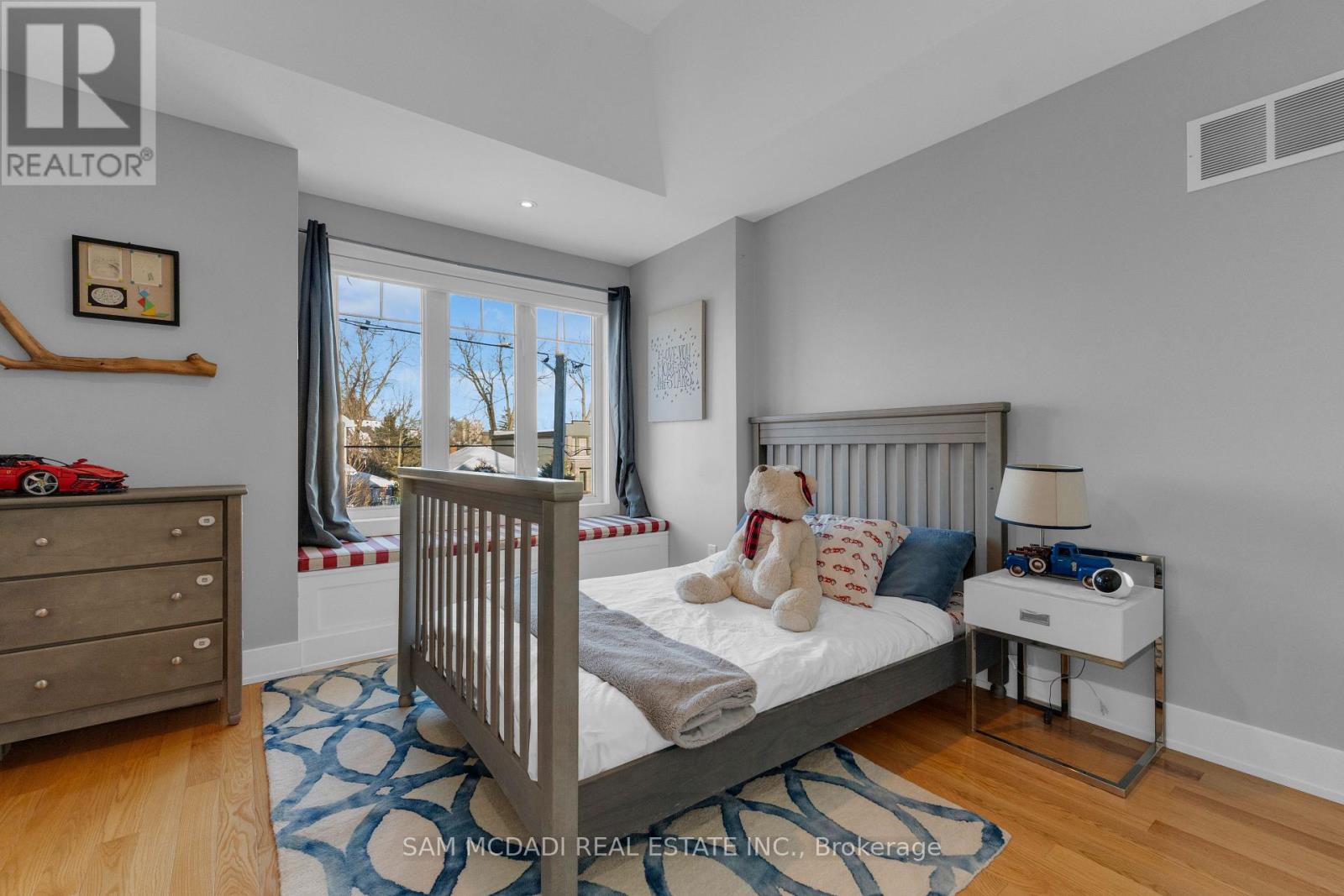 38 Pine Avenue N, Mississauga, Ontario  L5H 2P8 - Photo 24 - W12877260