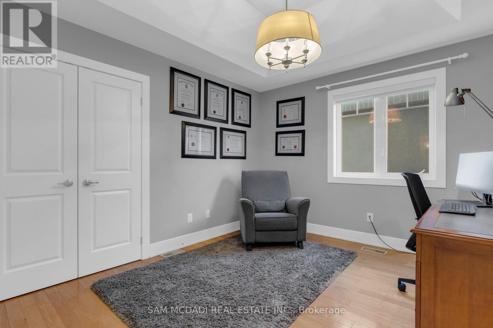 38 Pine Avenue N, Mississauga, Ontario  L5H 2P8 - Photo 25 - W12877260