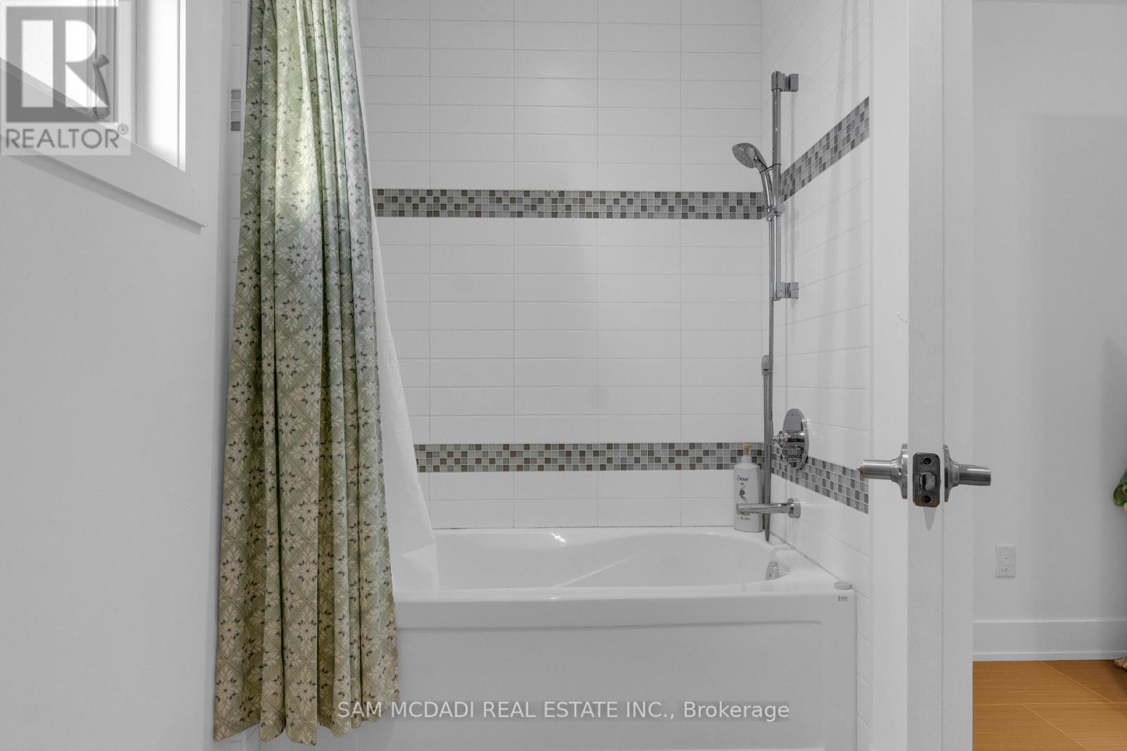 38 Pine Avenue N, Mississauga, Ontario  L5H 2P8 - Photo 28 - W12877260