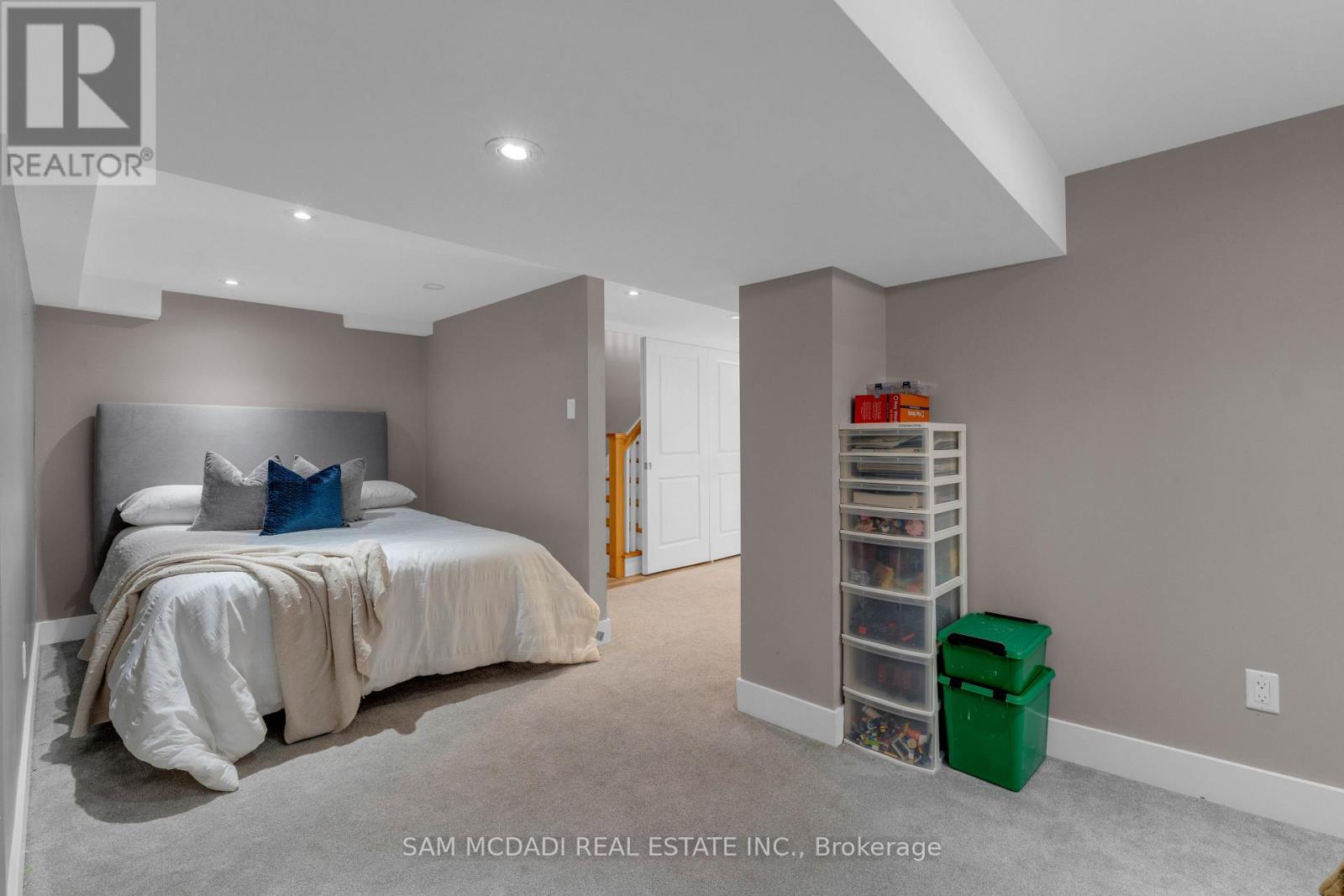 38 Pine Avenue N, Mississauga, Ontario  L5H 2P8 - Photo 31 - W12877260