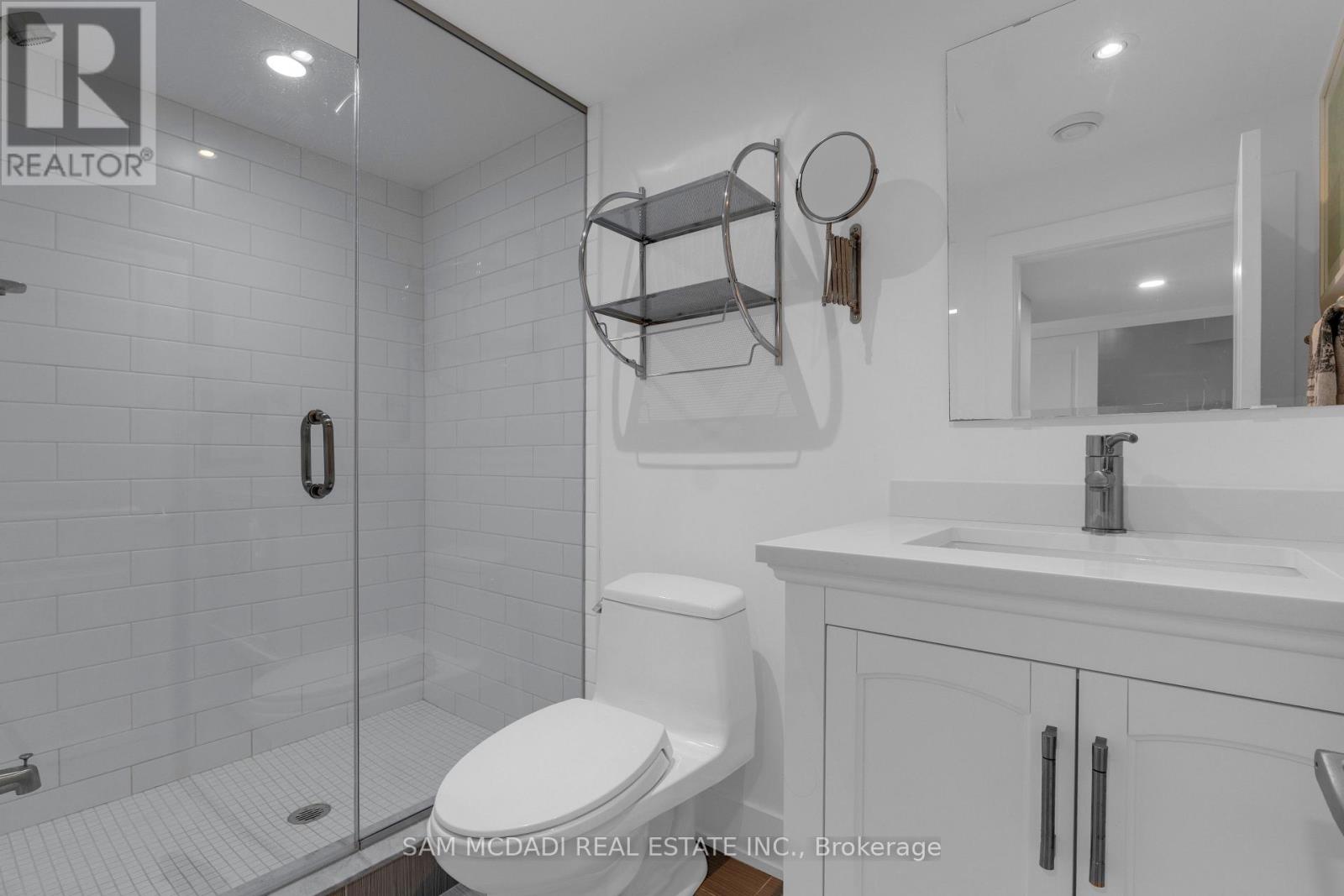 38 Pine Avenue N, Mississauga, Ontario  L5H 2P8 - Photo 33 - W12877260