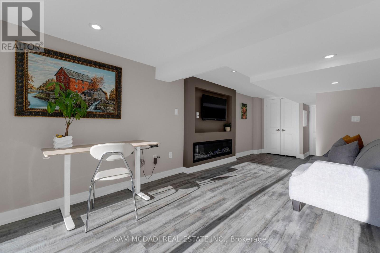 38 Pine Avenue N, Mississauga, Ontario  L5H 2P8 - Photo 36 - W12877260