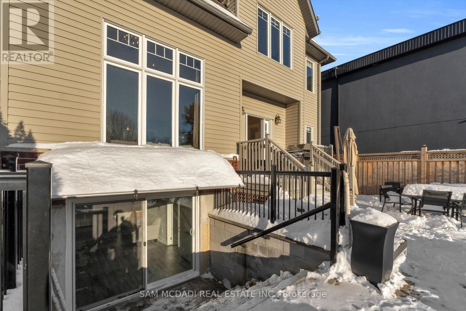 38 Pine Avenue N, Mississauga, Ontario  L5H 2P8 - Photo 39 - W12877260