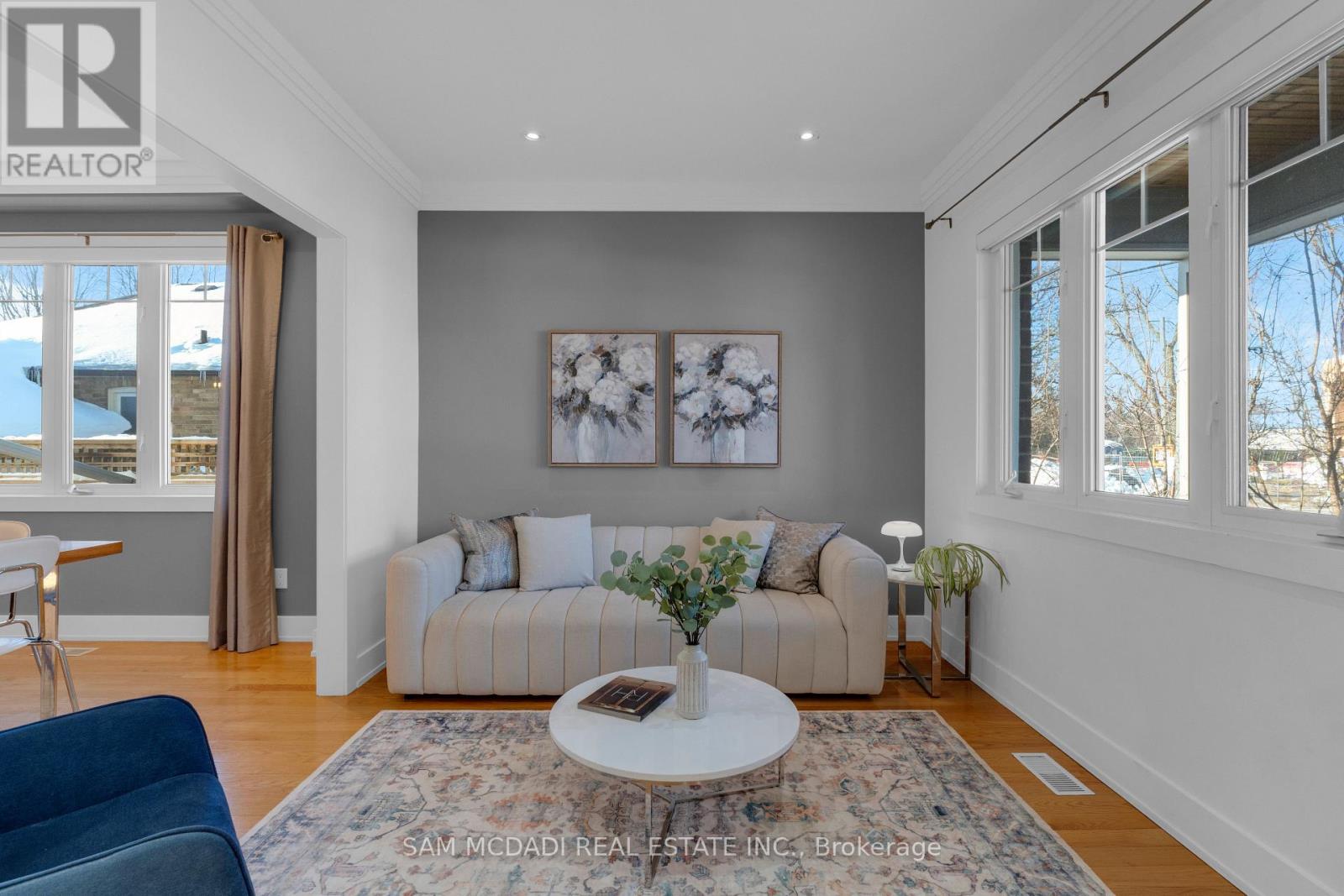 38 Pine Avenue N, Mississauga, Ontario  L5H 2P8 - Photo 4 - W12877260