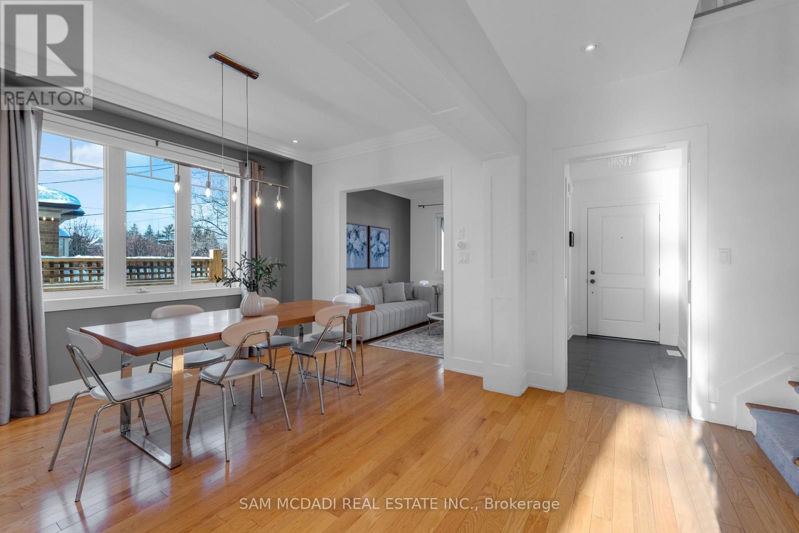 38 Pine Avenue N, Mississauga, Ontario  L5H 2P8 - Photo 8 - W12877260