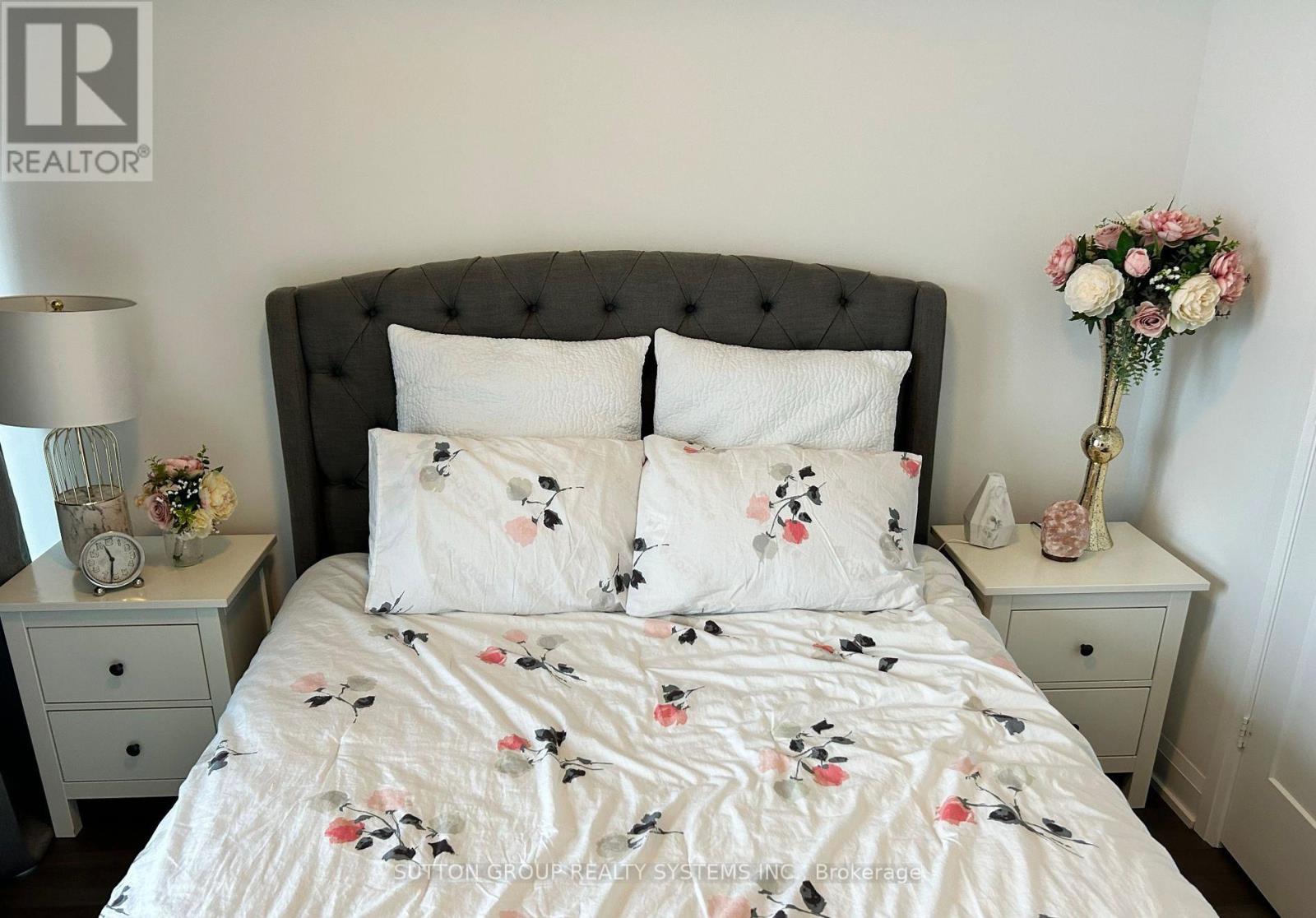 56 Annie Craig Drive, Toronto, Ontario  M8V 0C5 - Photo 12 - W12877274