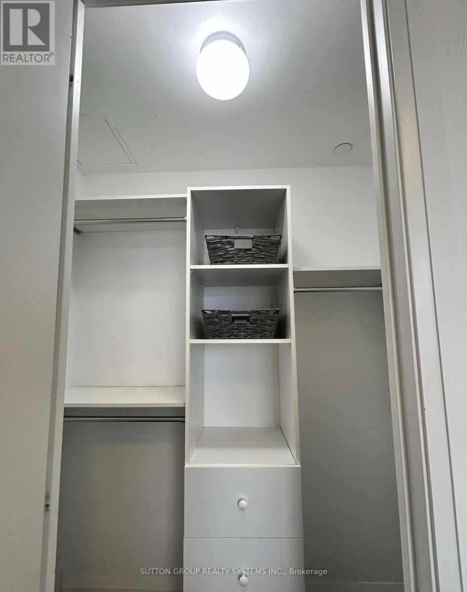 56 Annie Craig Drive, Toronto, Ontario  M8V 0C5 - Photo 14 - W12877274