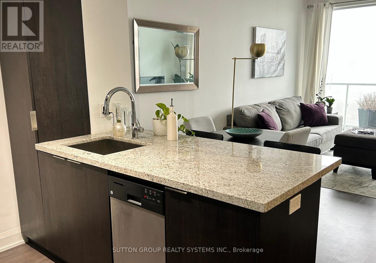 56 Annie Craig Drive, Toronto, Ontario  M8V 0C5 - Photo 2 - W12877274