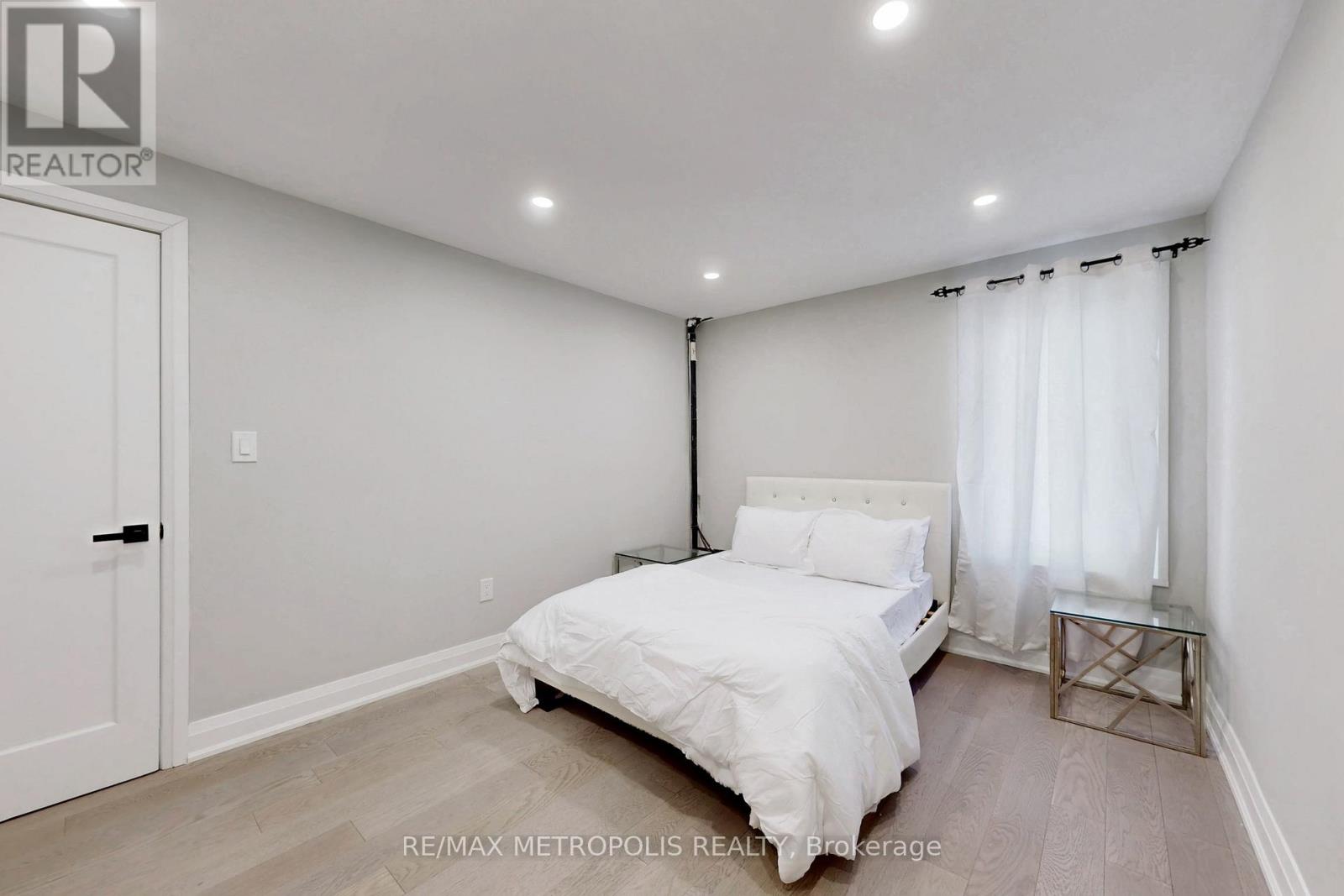 74 Roncesvalles Avenue, Toronto, Ontario  M6R 2K7 - Photo 18 - W12877276