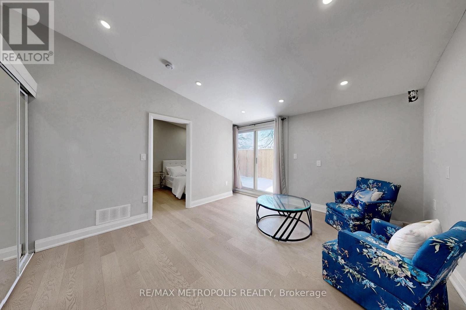 74 Roncesvalles Avenue, Toronto, Ontario  M6R 2K7 - Photo 21 - W12877276