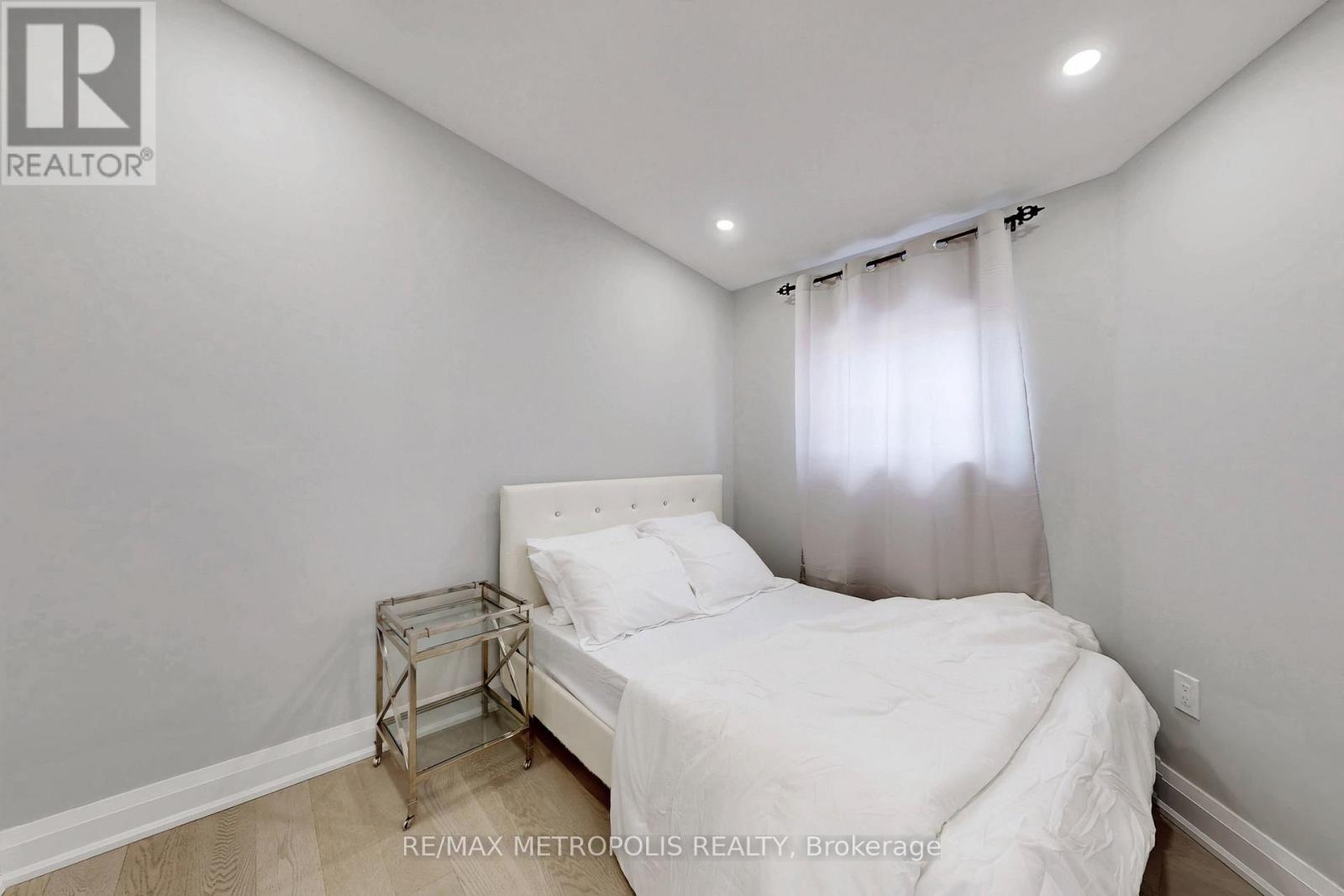 74 Roncesvalles Avenue, Toronto, Ontario  M6R 2K7 - Photo 24 - W12877276