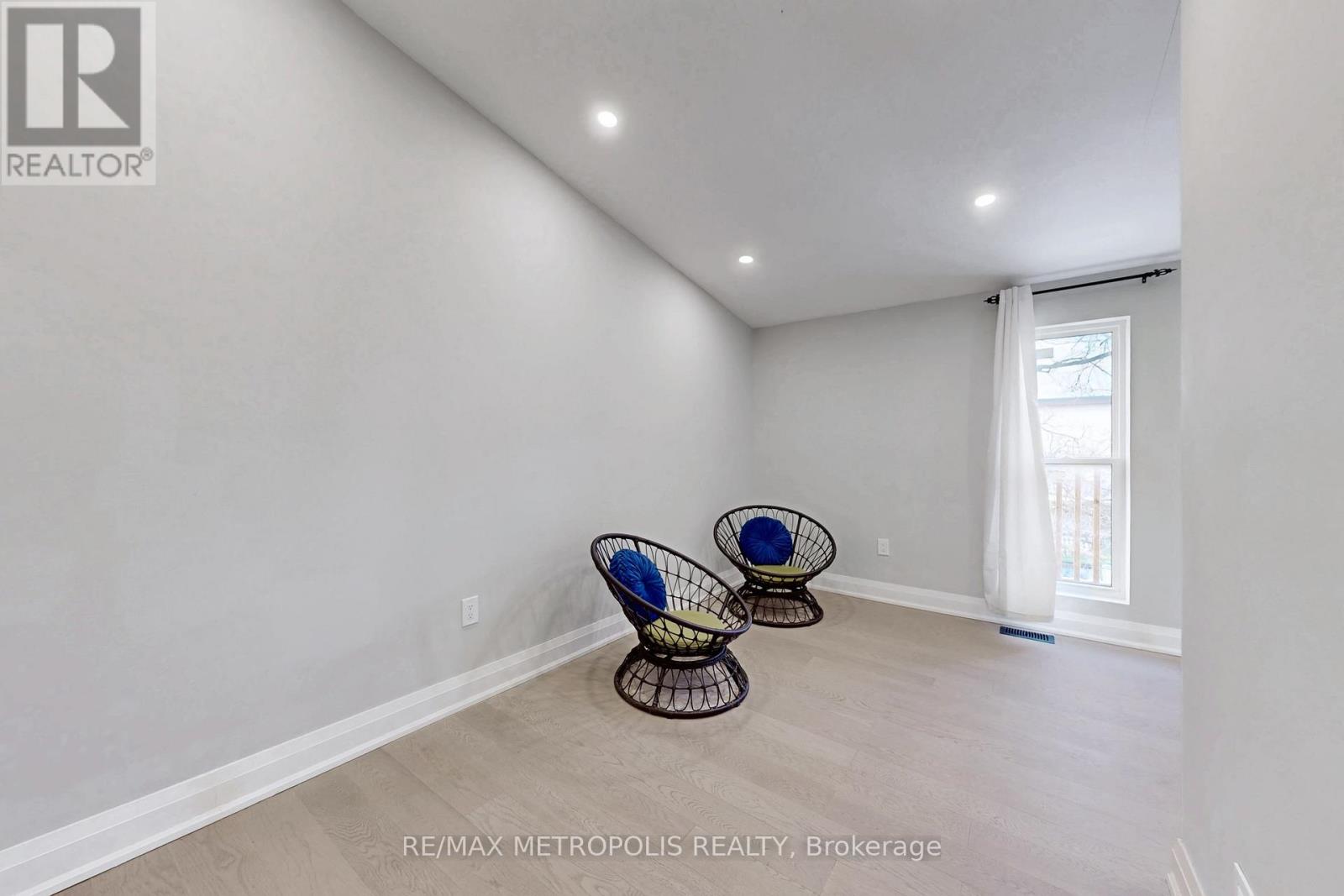 74 Roncesvalles Avenue, Toronto, Ontario  M6R 2K7 - Photo 27 - W12877276