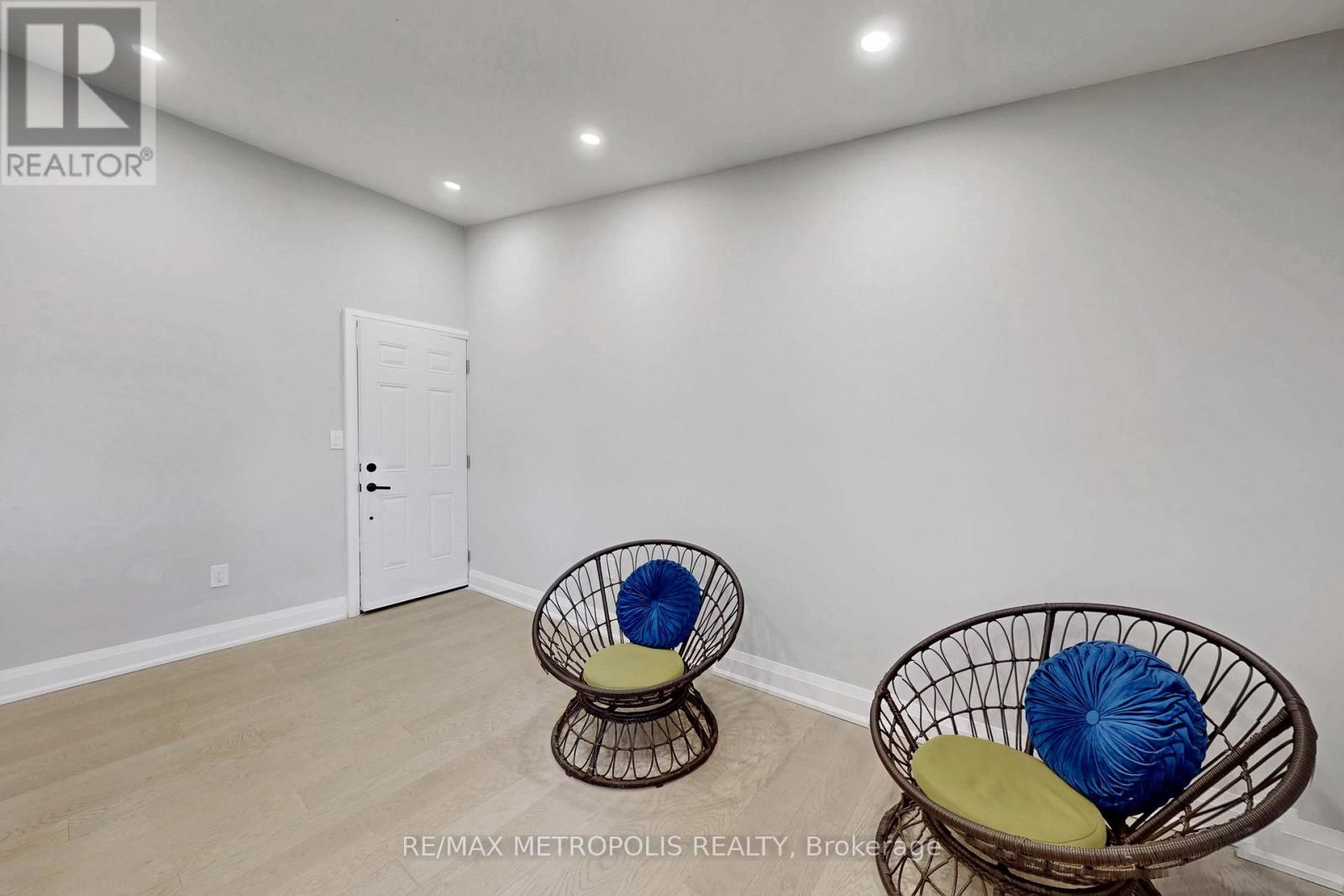 74 Roncesvalles Avenue, Toronto, Ontario  M6R 2K7 - Photo 28 - W12877276