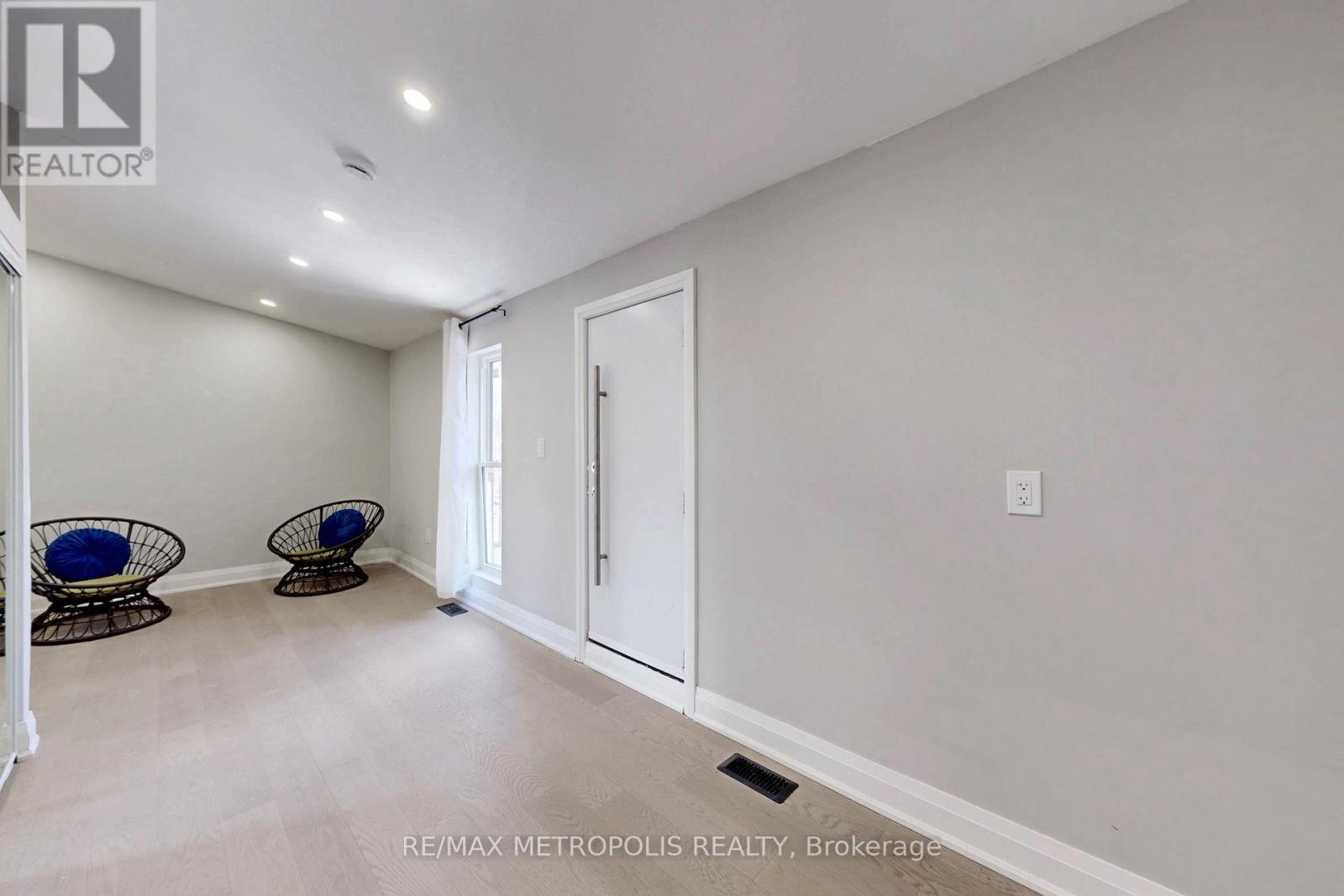 74 Roncesvalles Avenue, Toronto, Ontario  M6R 2K7 - Photo 29 - W12877276