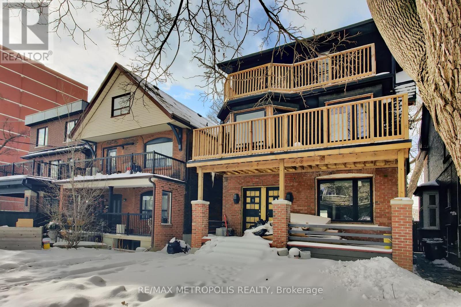 74 Roncesvalles Avenue, Toronto, Ontario  M6R 2K7 - Photo 3 - W12877276