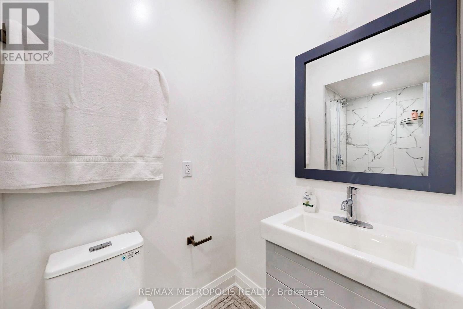 74 Roncesvalles Avenue, Toronto, Ontario  M6R 2K7 - Photo 34 - W12877276