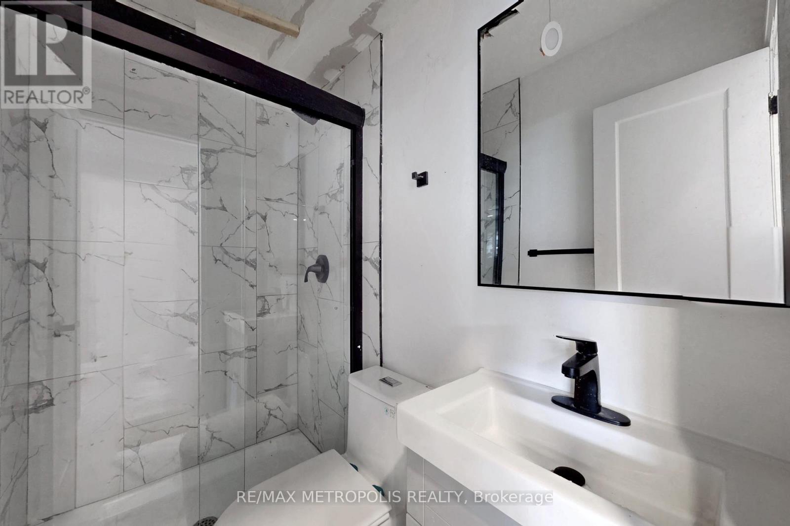 74 Roncesvalles Avenue, Toronto, Ontario  M6R 2K7 - Photo 38 - W12877276