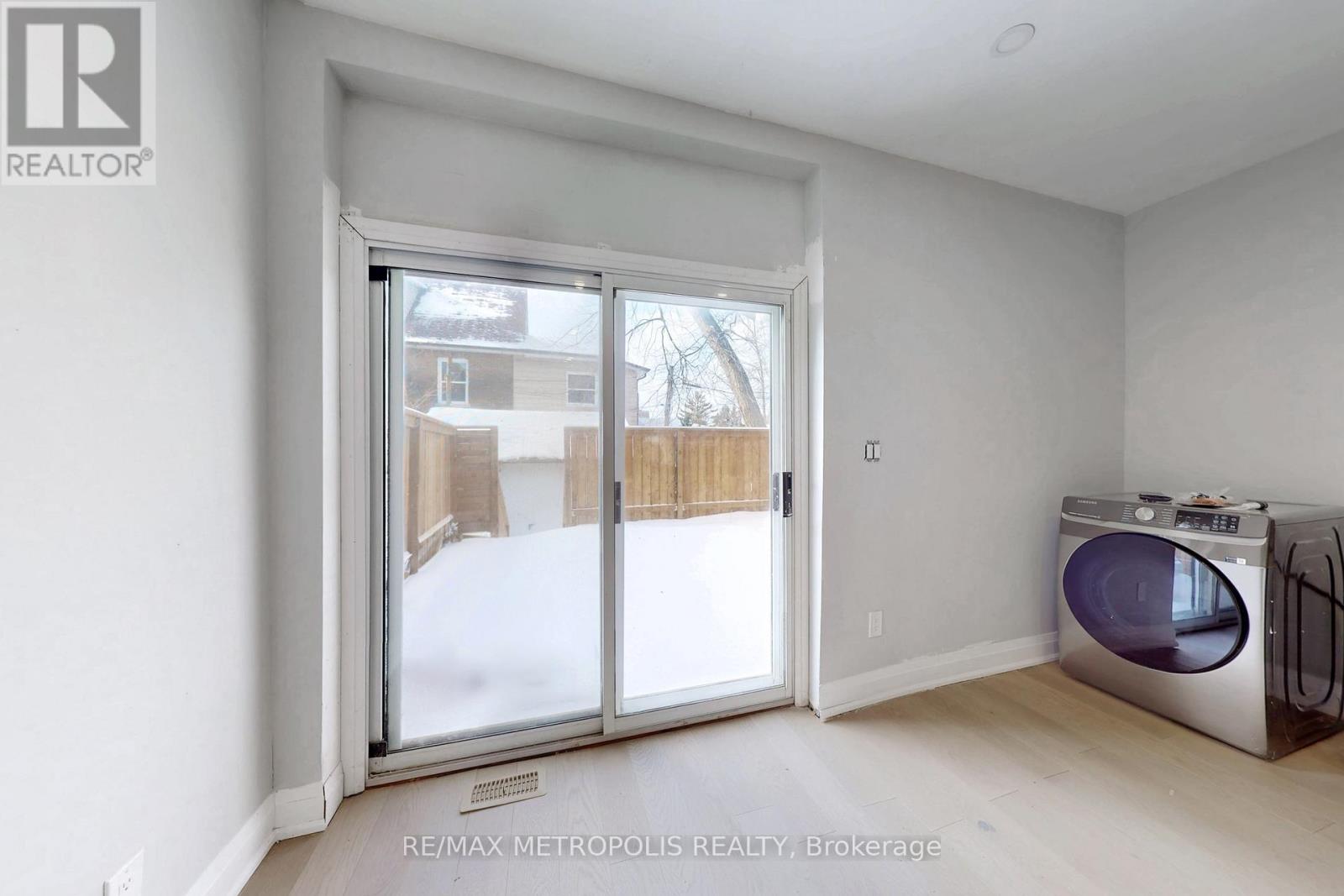 74 Roncesvalles Avenue, Toronto, Ontario  M6R 2K7 - Photo 42 - W12877276