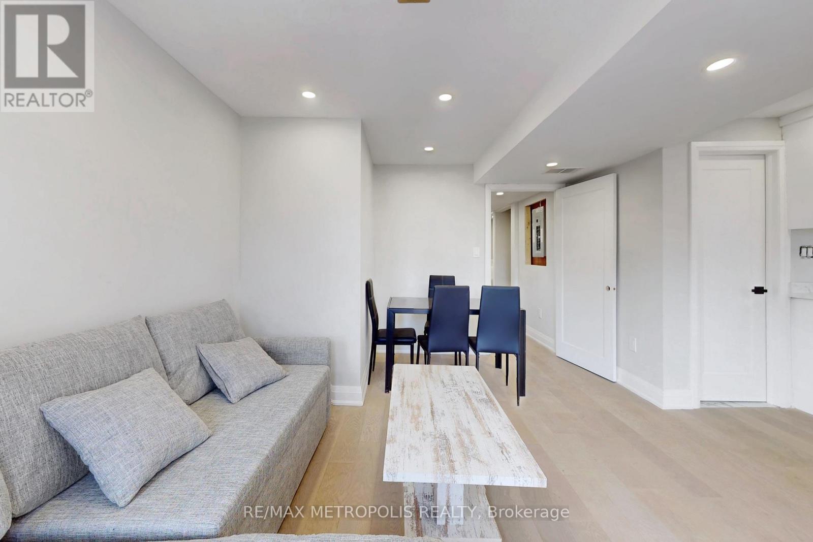 74 Roncesvalles Avenue, Toronto, Ontario  M6R 2K7 - Photo 6 - W12877276