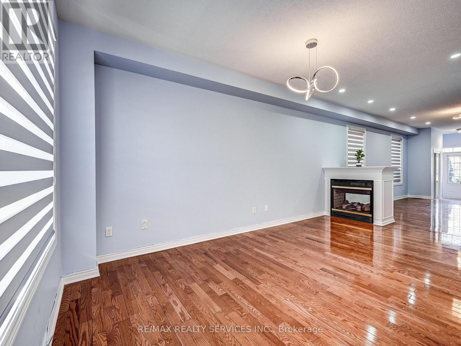 114 Rocky Point Crescent, Brampton (Madoc), Ontario  L6V 4R8 - Photo 10 - W12877338