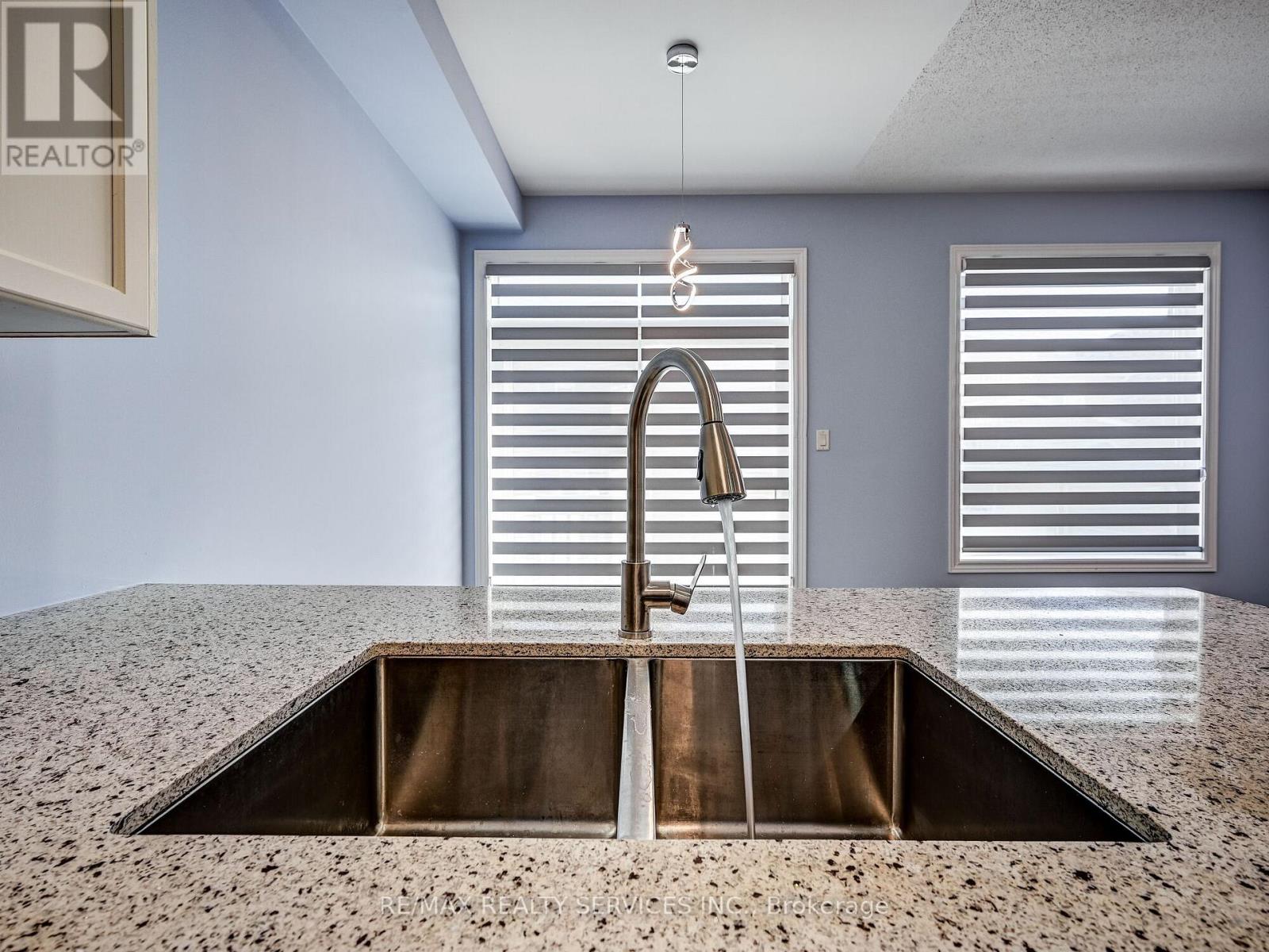 114 Rocky Point Crescent, Brampton (Madoc), Ontario  L6V 4R8 - Photo 13 - W12877338